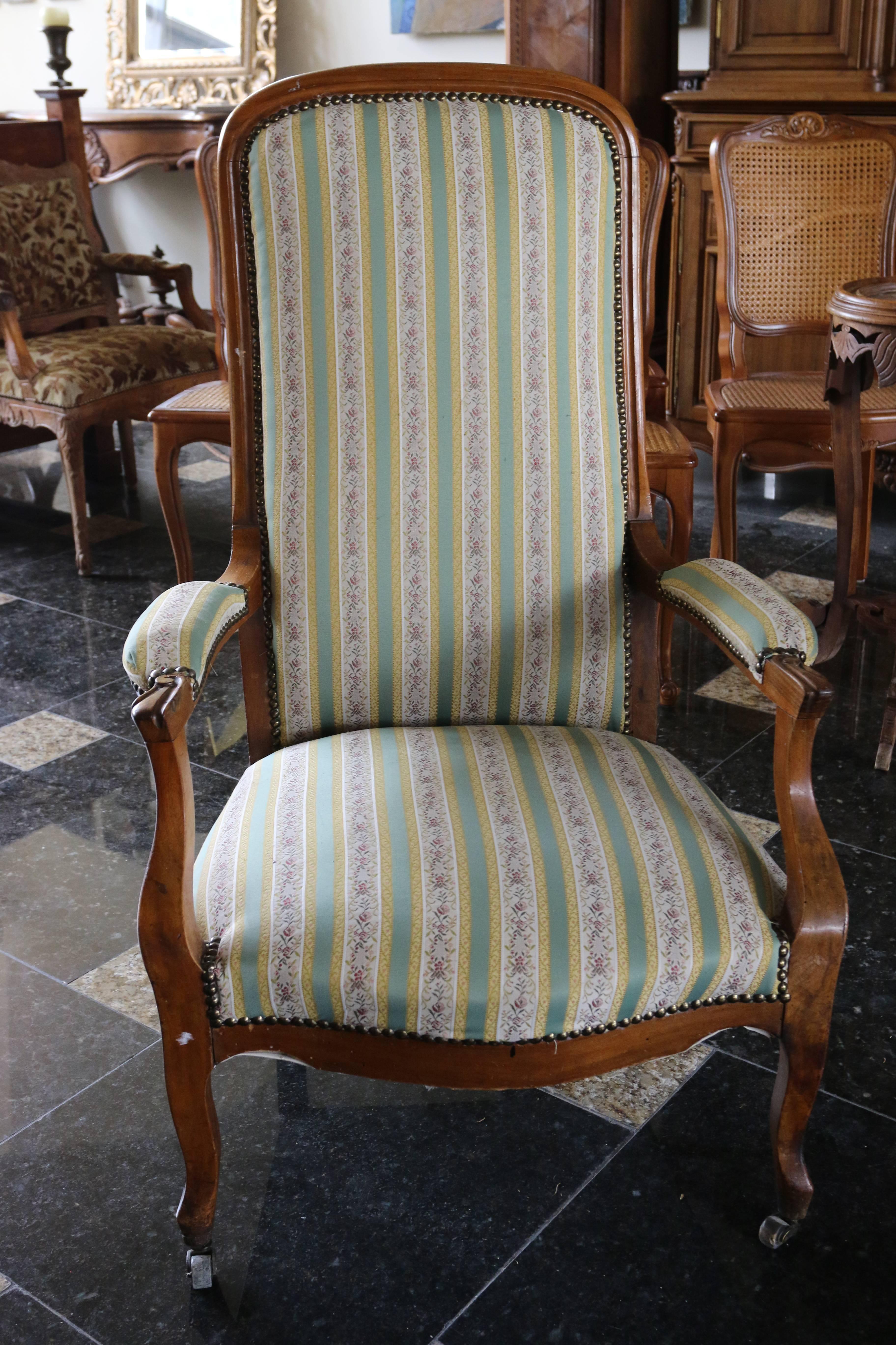 19th Century, Set of French Settee Sofa and an Armchair in Louis Philippe Style In Good Condition For Sale In Sofia, BG
