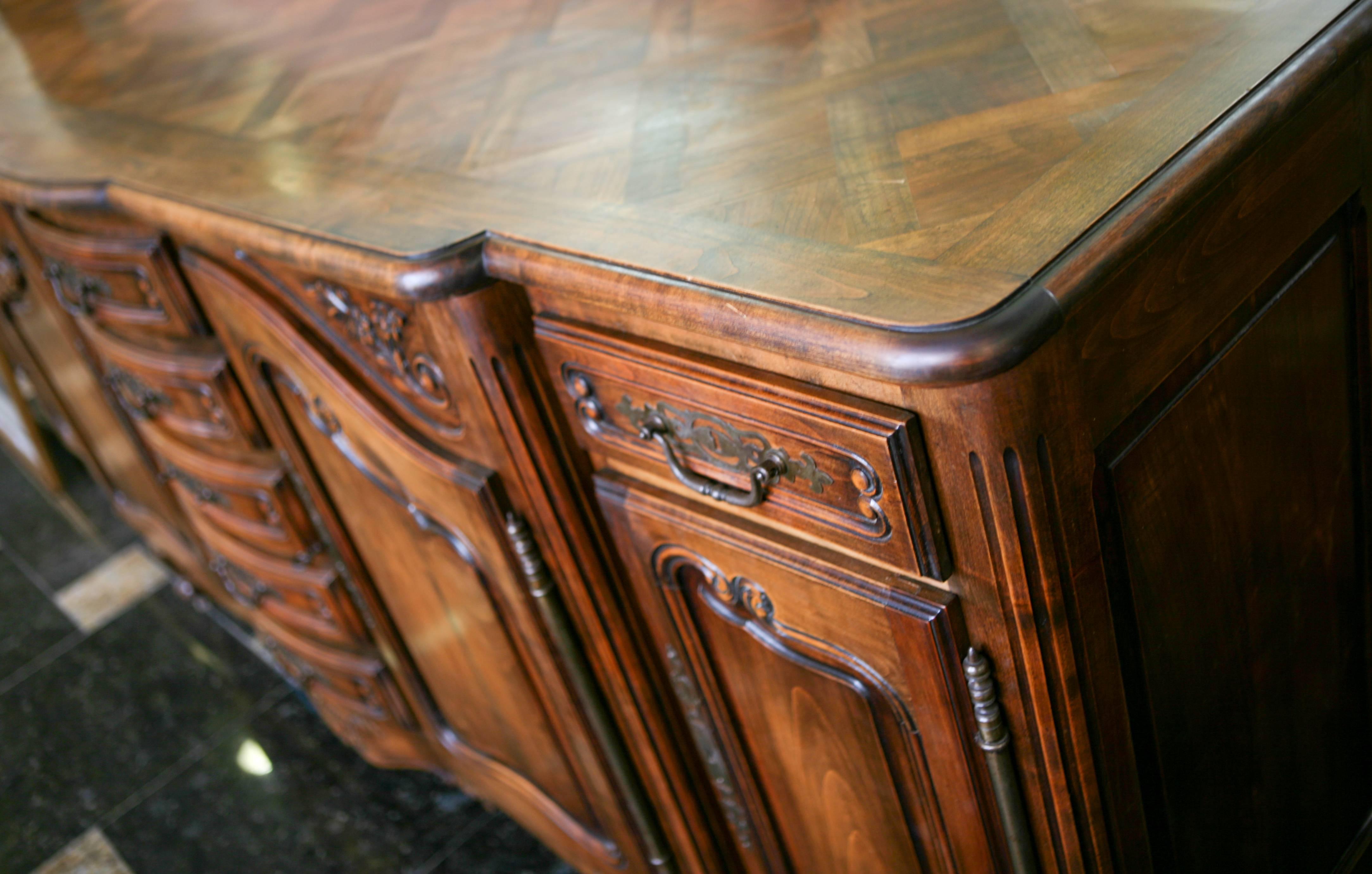 19th Century Antique French Louis XV Style Solid Oak Buffet, circa 1870 For Sale 1