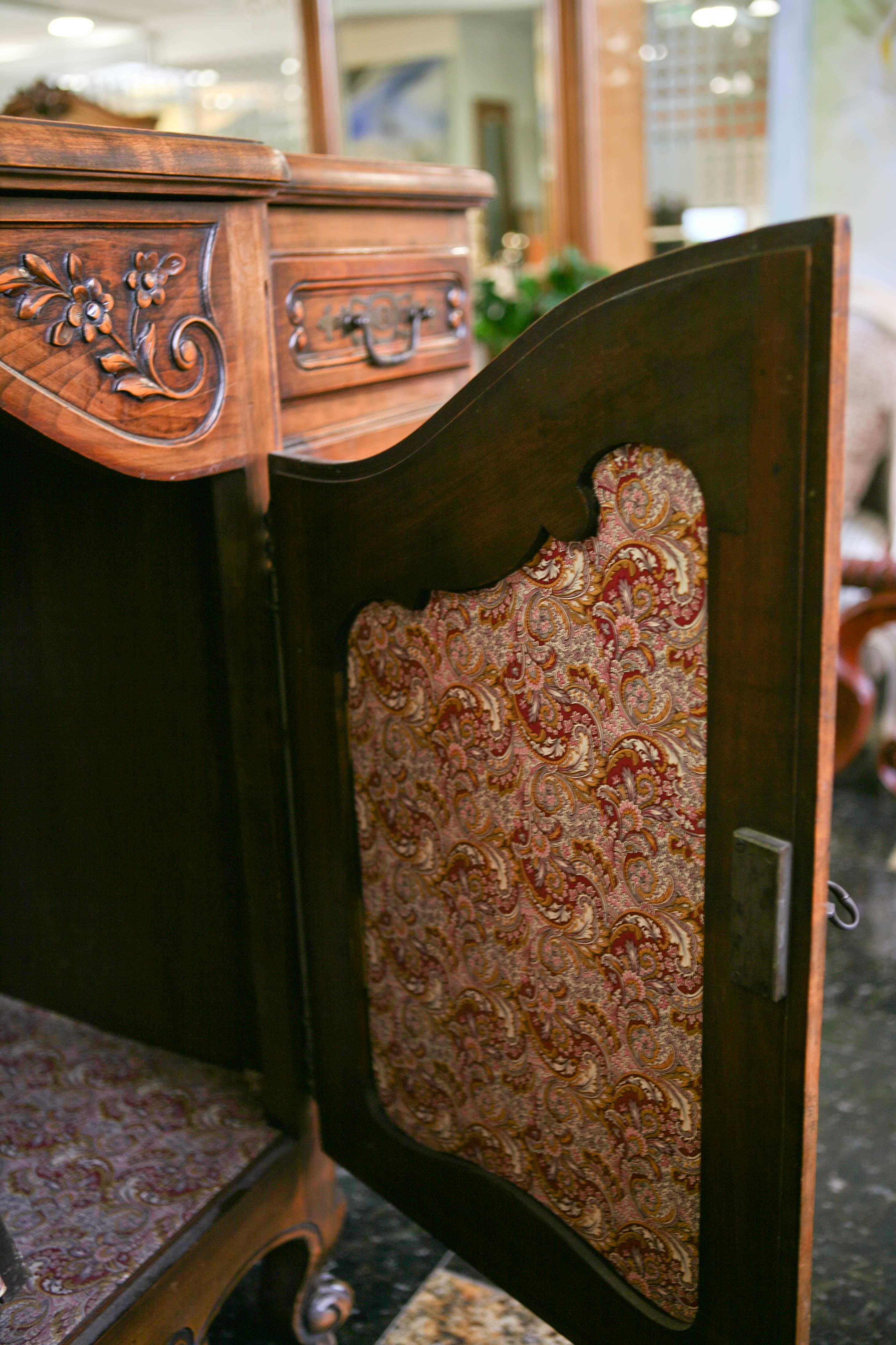 19th Century Antique French Louis XV Style Solid Oak Buffet, circa 1870 For Sale 4