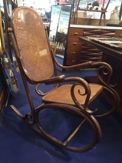 Thonet Bugholz-Schaukelstuhl:: gestempelt:: Ende des 19. Jahrhunderts