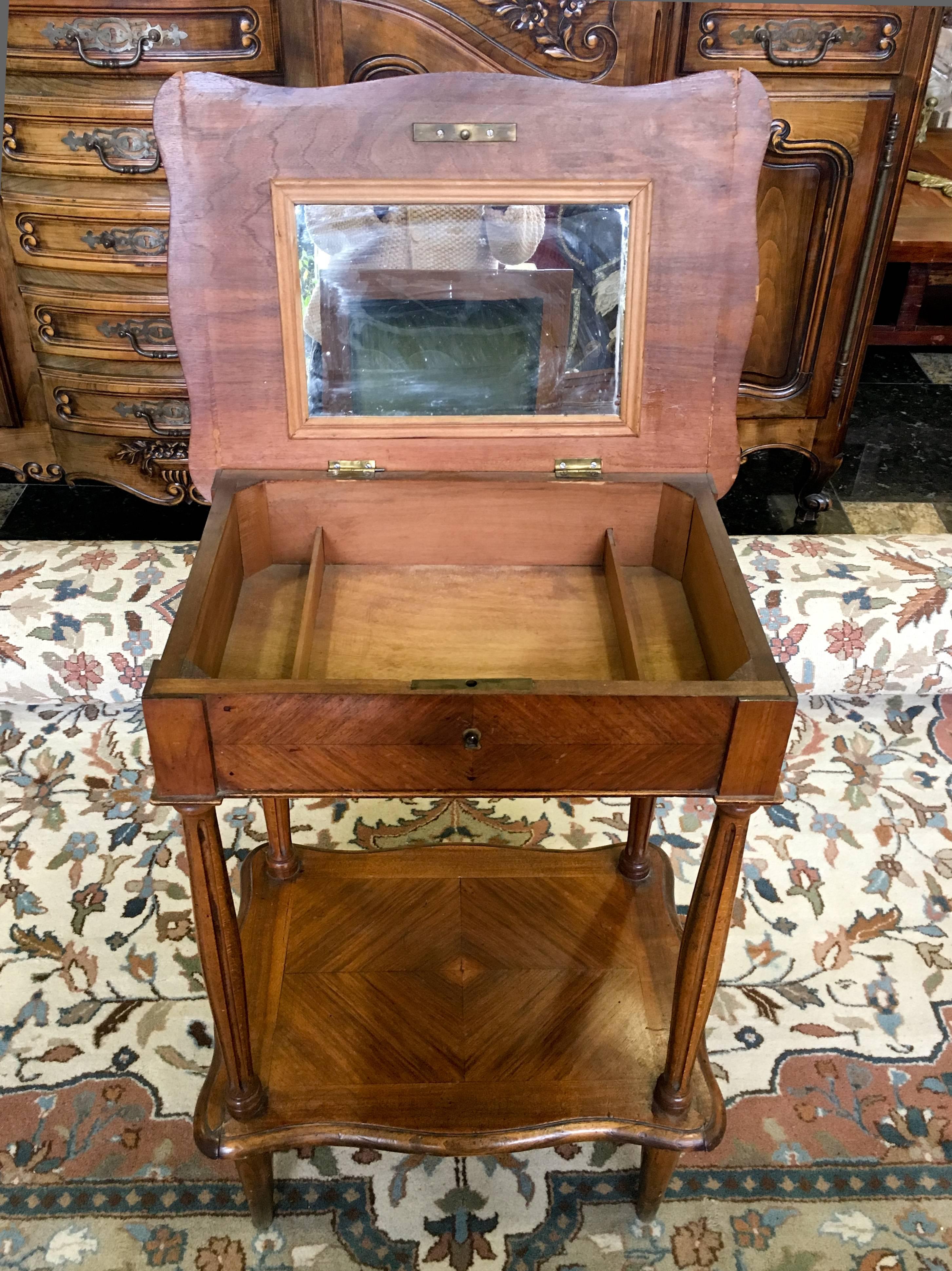 19th Century small french vanity dresser.
France, circa 1870