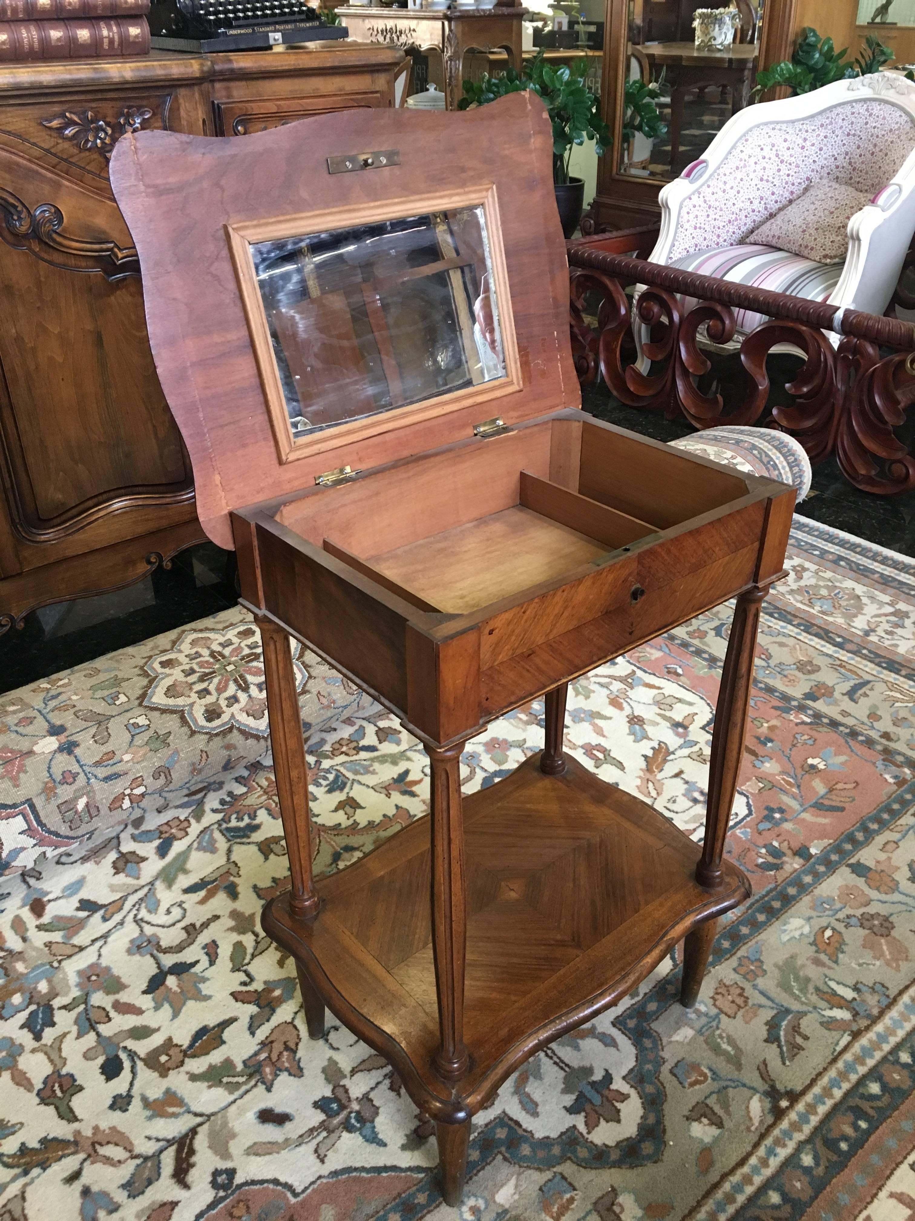 19th Century French Vanity Dresser In Good Condition For Sale In Sofia, BG