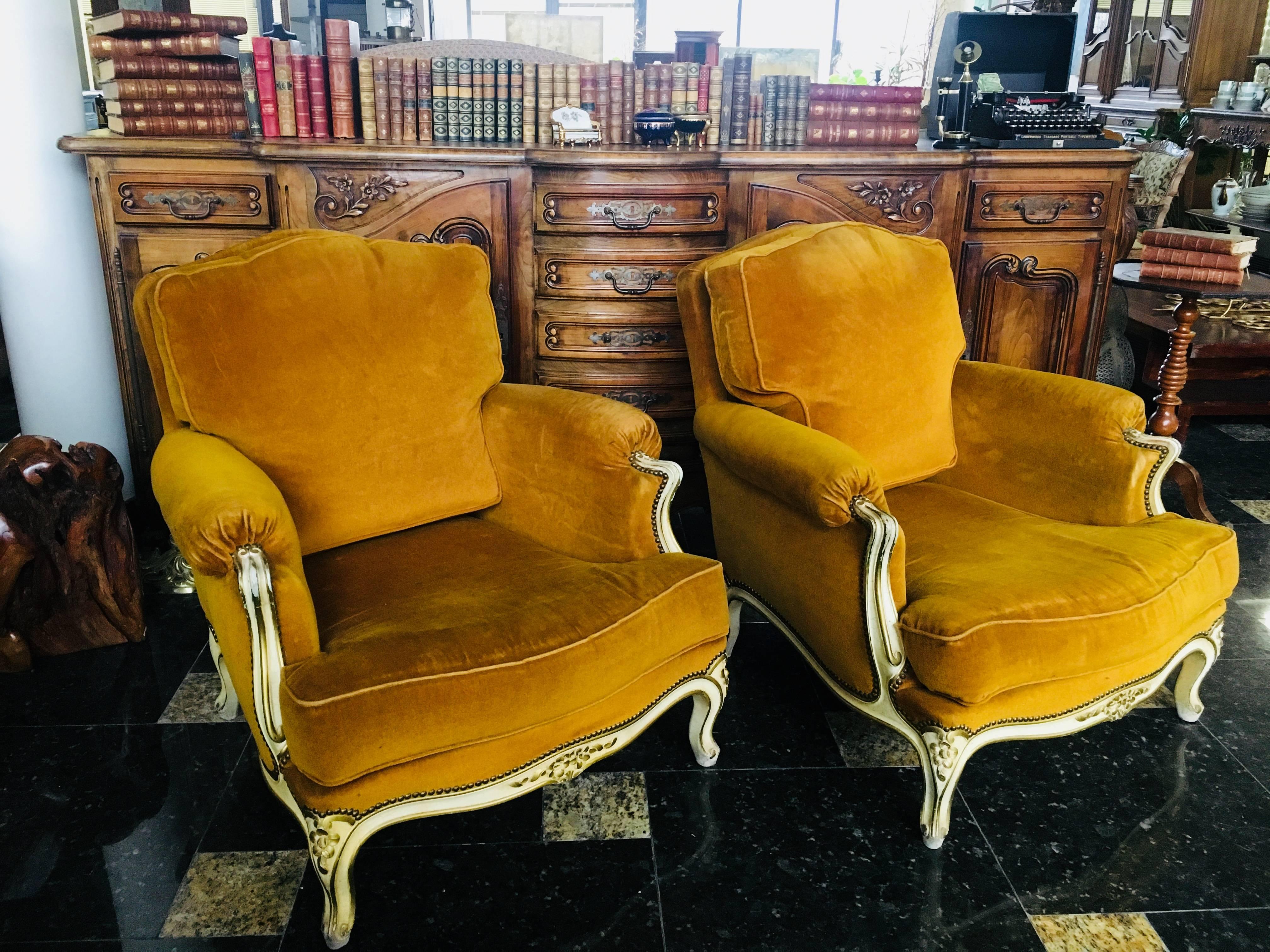 Splendid pair of 19th century French Louis XV lacquered bergeres. Having beautifully carved frame in acanthus leaf motif and mustard velvet upholstery. Perfect for today's stylish decors!
France, circa 1870