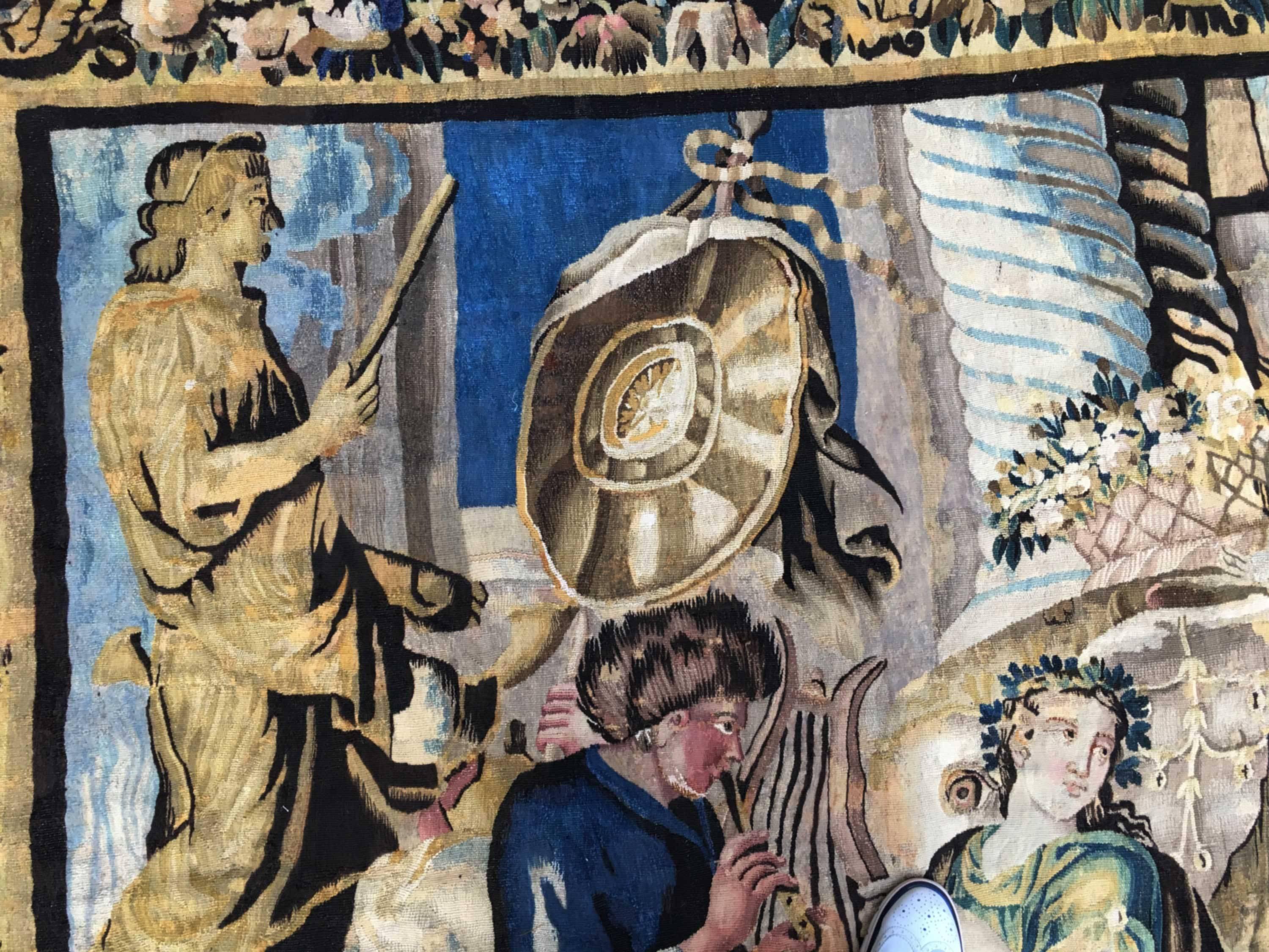 Tapestry of Aubusson, 17th Century, Triumph of Alexander In Excellent Condition For Sale In Saint-Ouen, FR