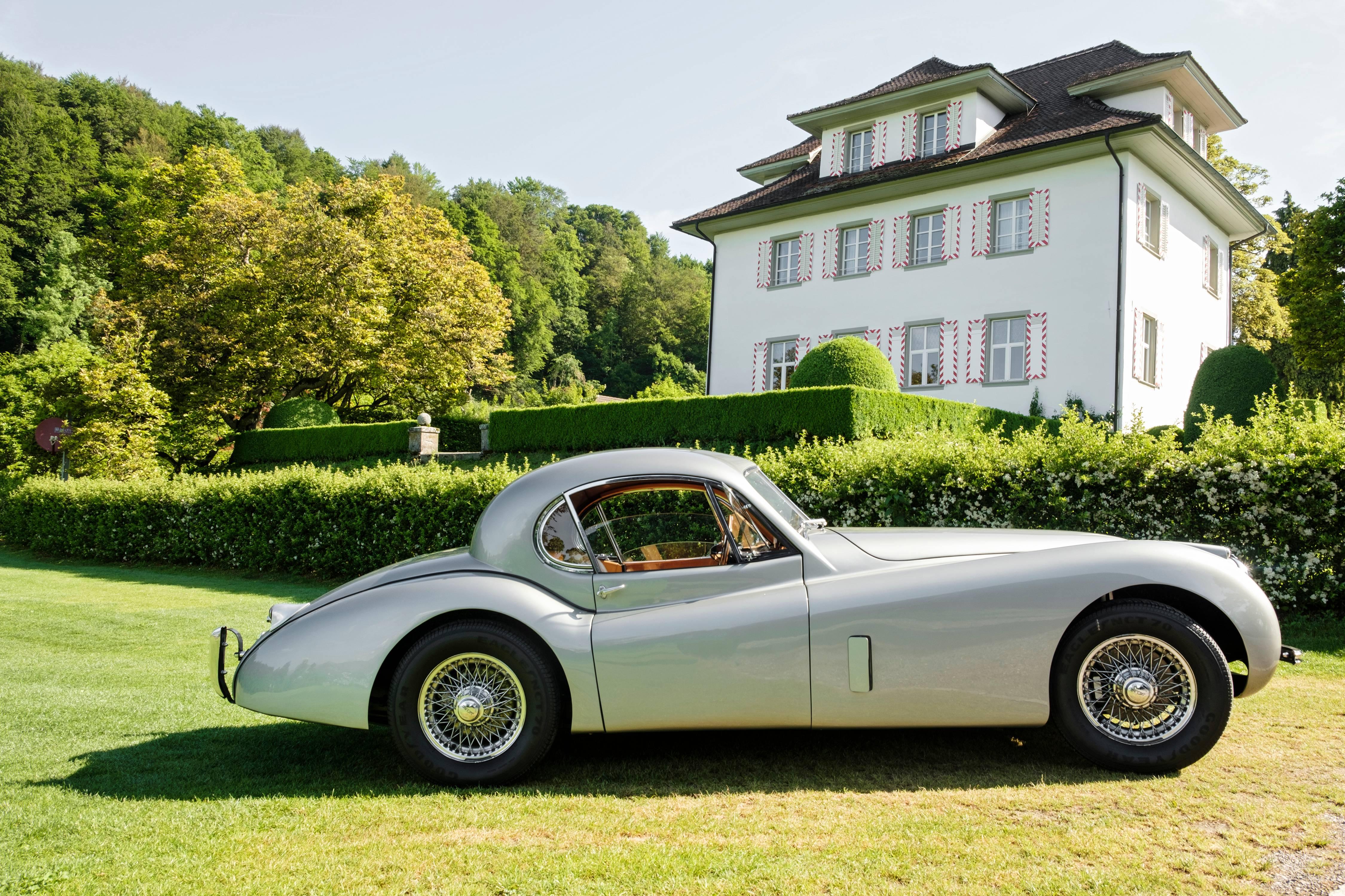 Spectacular silver Jaguar XK 120.
This fixed head coupé is left-hand drive. The silver exterior is complemented by a smooth leather interior in cognac. 

- 6-cylinder engine
- Chassis 680523
- First driven January 03 1952
- 5 gears and only