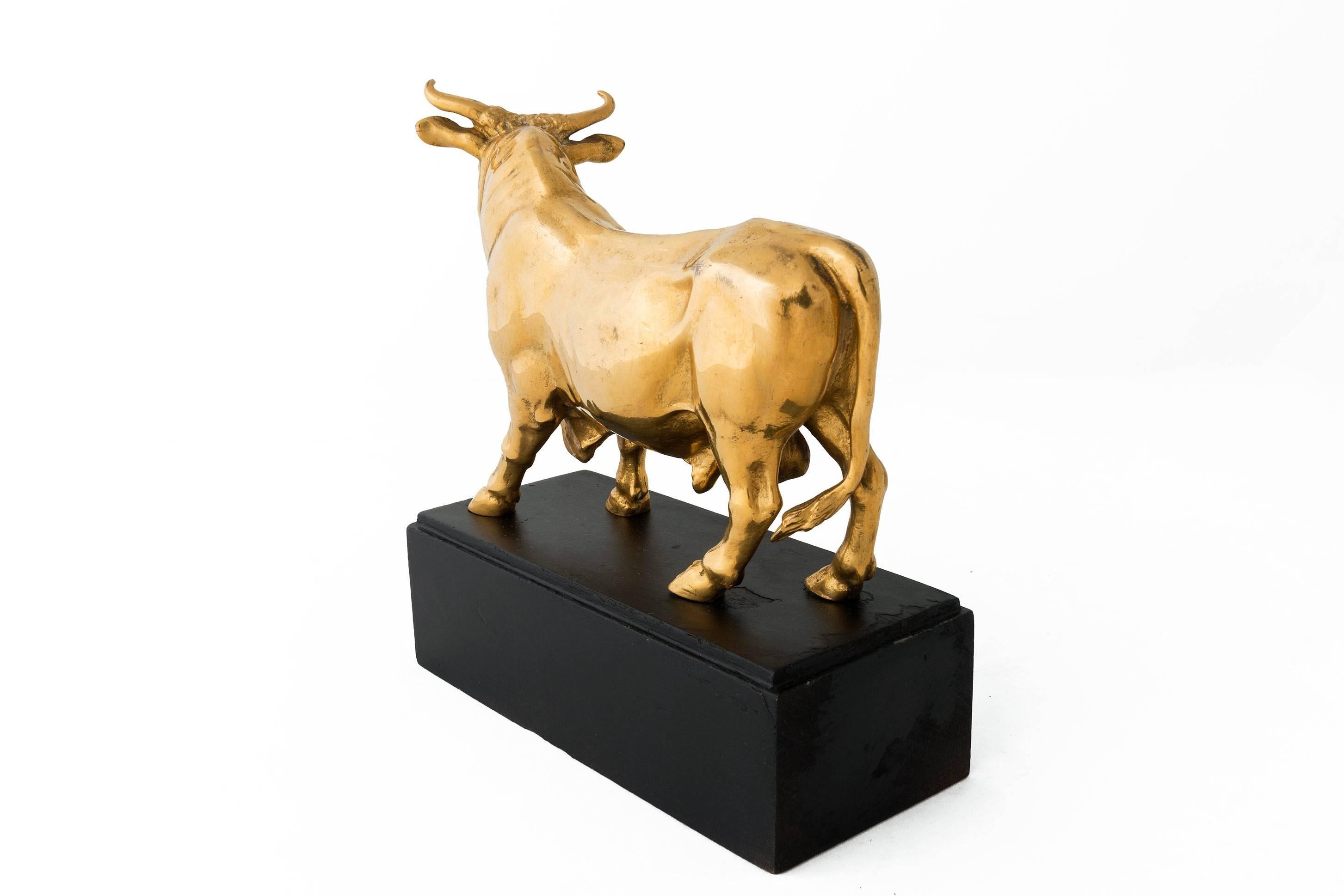 Italian Renaissance Gilt Bronze Sculpture of a Bull In Good Condition For Sale In Lugano, CH