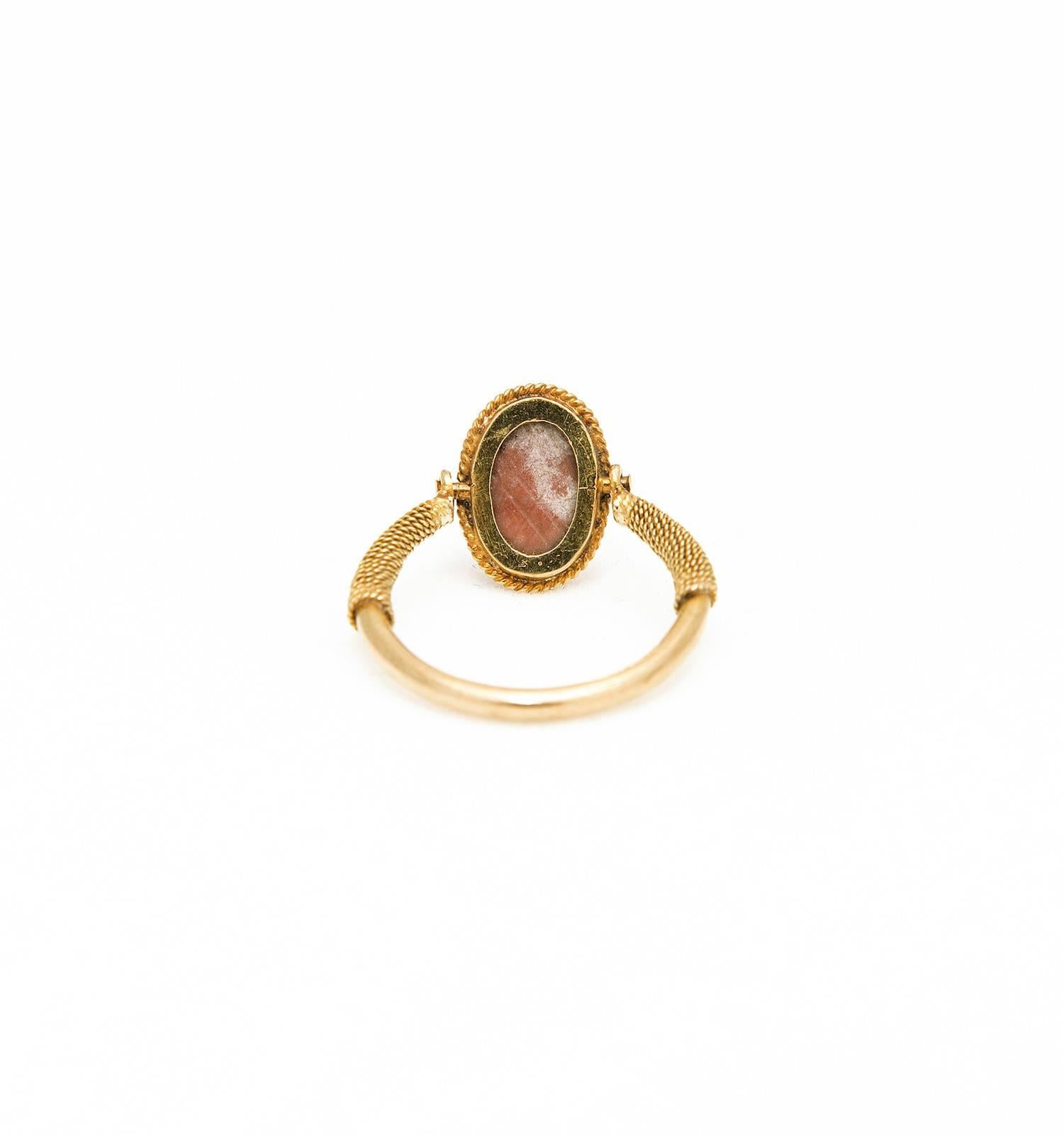 English Art Nouveau Gold Finger Ring, Ancient Stone Scarab For Sale