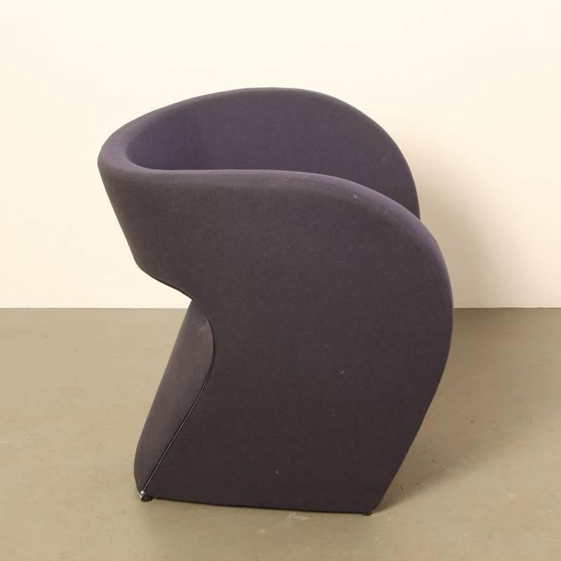 Moroso Victoria and Albert chair by Ron Arad, 2000

Nice organic shape. There is a zipper, so the upholstery might be removable.

100% virgin wool, in different shades of pale purple

dimensions: 70 D x 75 W x 75 H cm

seat height: 45 cm.