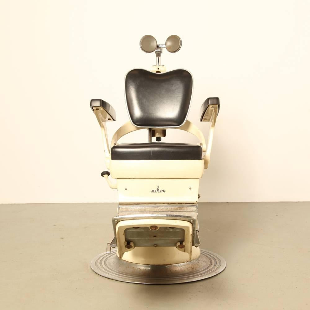 Enamel Vintage Siemens Dentist’s Chair