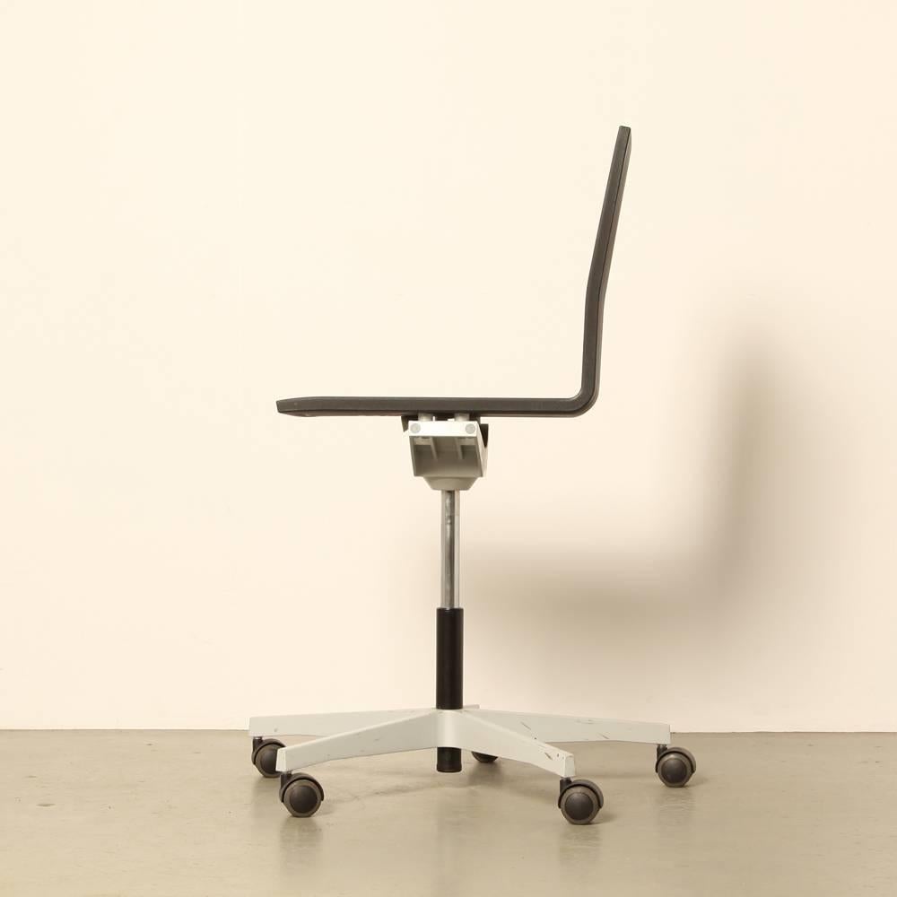 Modern Vitra .04 Office Chair by Maarten van Severen
