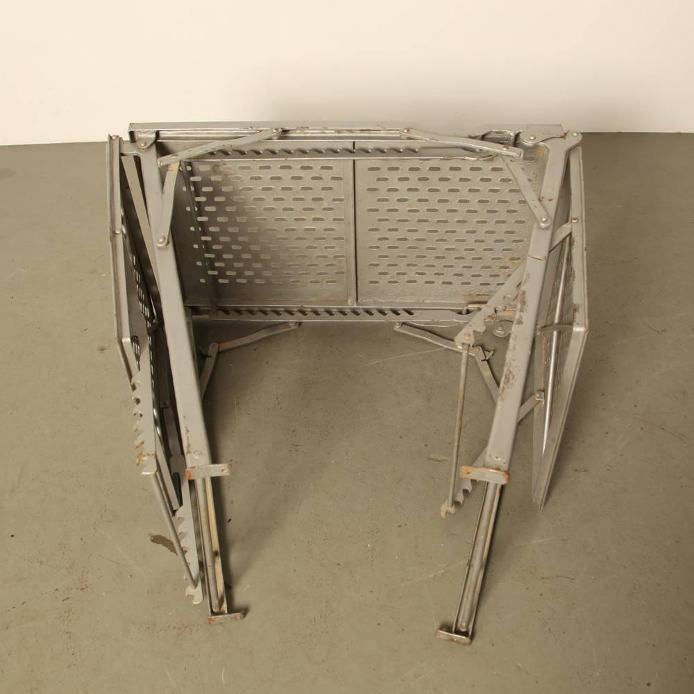 Field Operating Table Table In Distressed Condition For Sale In Amsterdam, NL