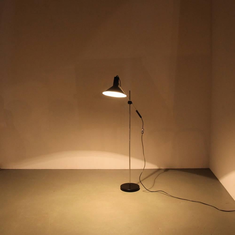 Counterbalance Floor Lamp by J J M Hoogervorst for Anvia In Good Condition For Sale In Amsterdam, NL