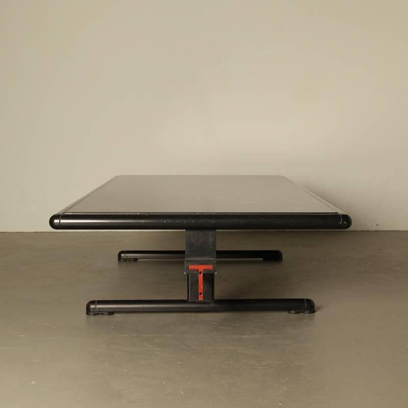 1980s coffee table. Designer: Pierluigi Cerri, Italy
Title: Ouverture, design icon 1980
(sofa also available)
Red perforated T-beams, black painted steel frame.
Marble top. Weight: heavy!
 