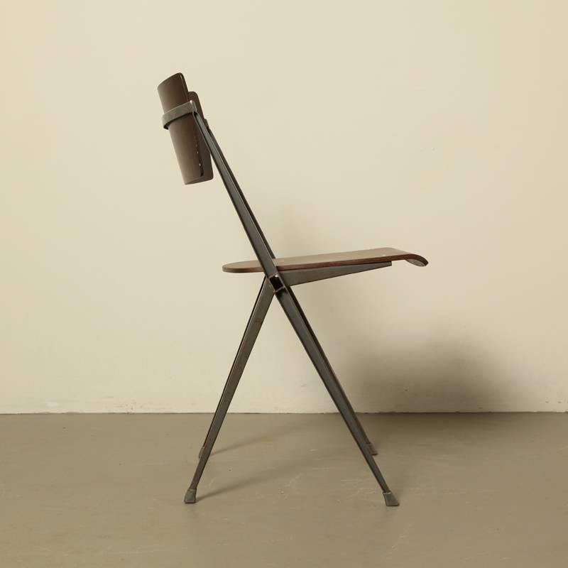 Industrial Rietveld Pyramide Diningchair In Good Condition In Amsterdam, NL