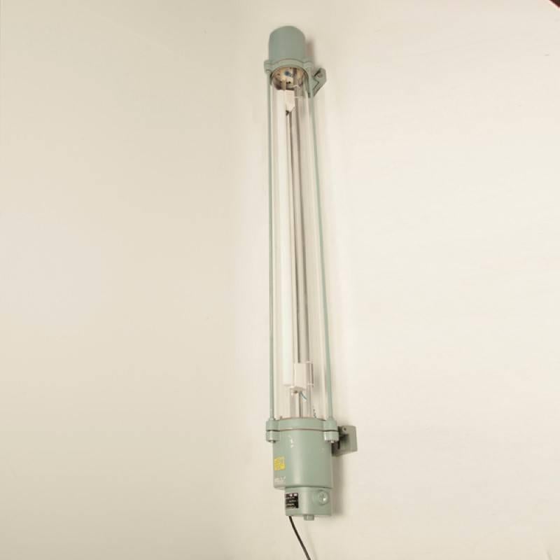 wall mounted fluorescent light