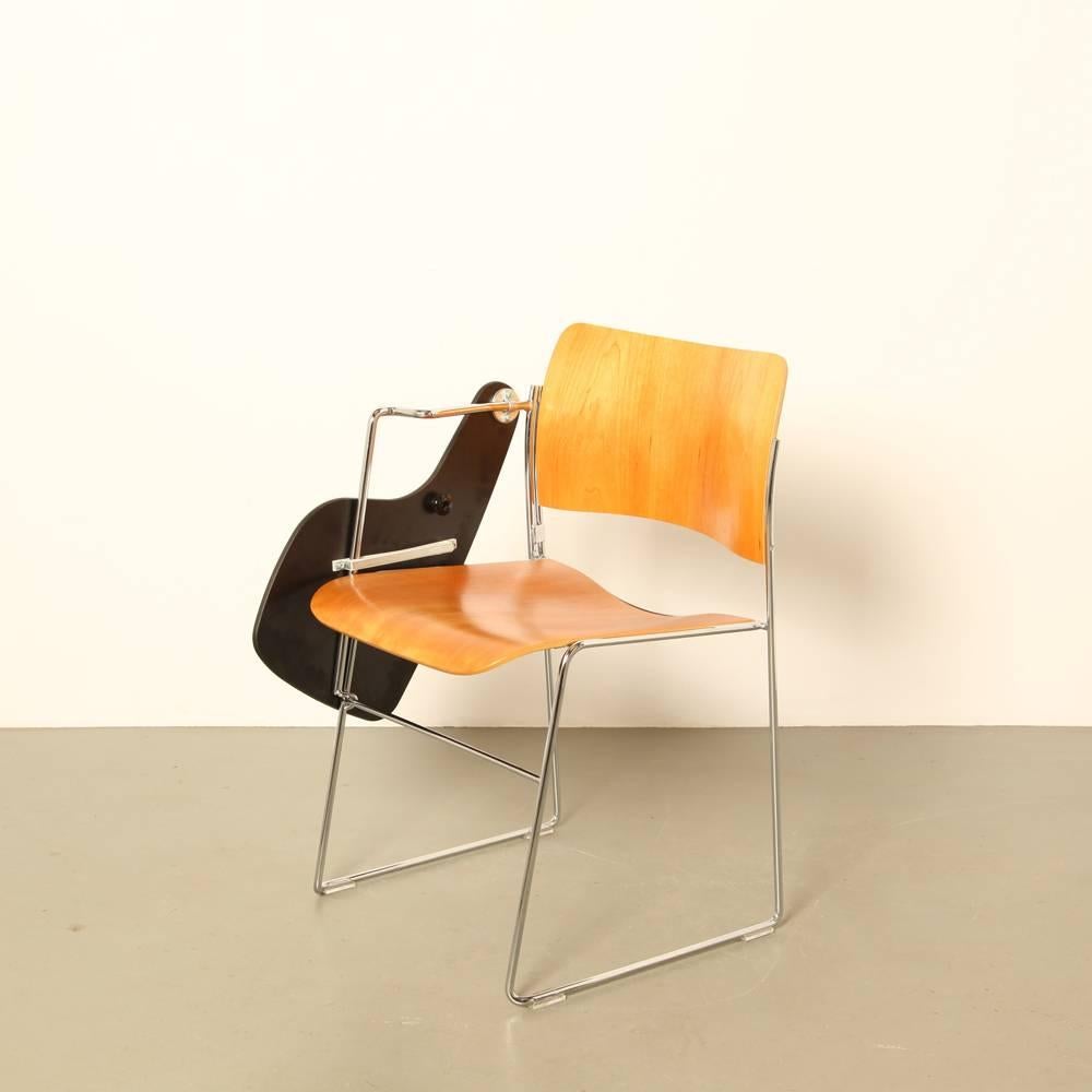 Howe 40/4 Chair by David Rowland with Writing Desk 2