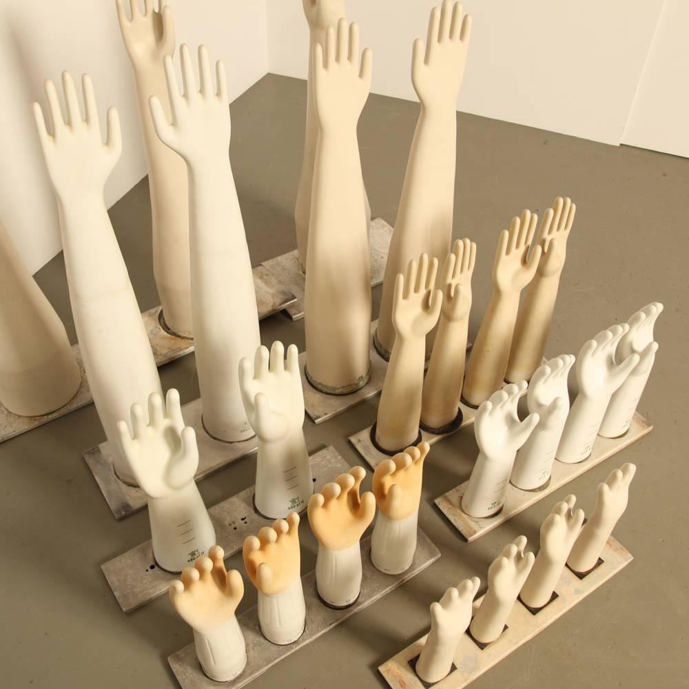 Porcelain Latex Glove Mold S Yellow Textured For Sale 2