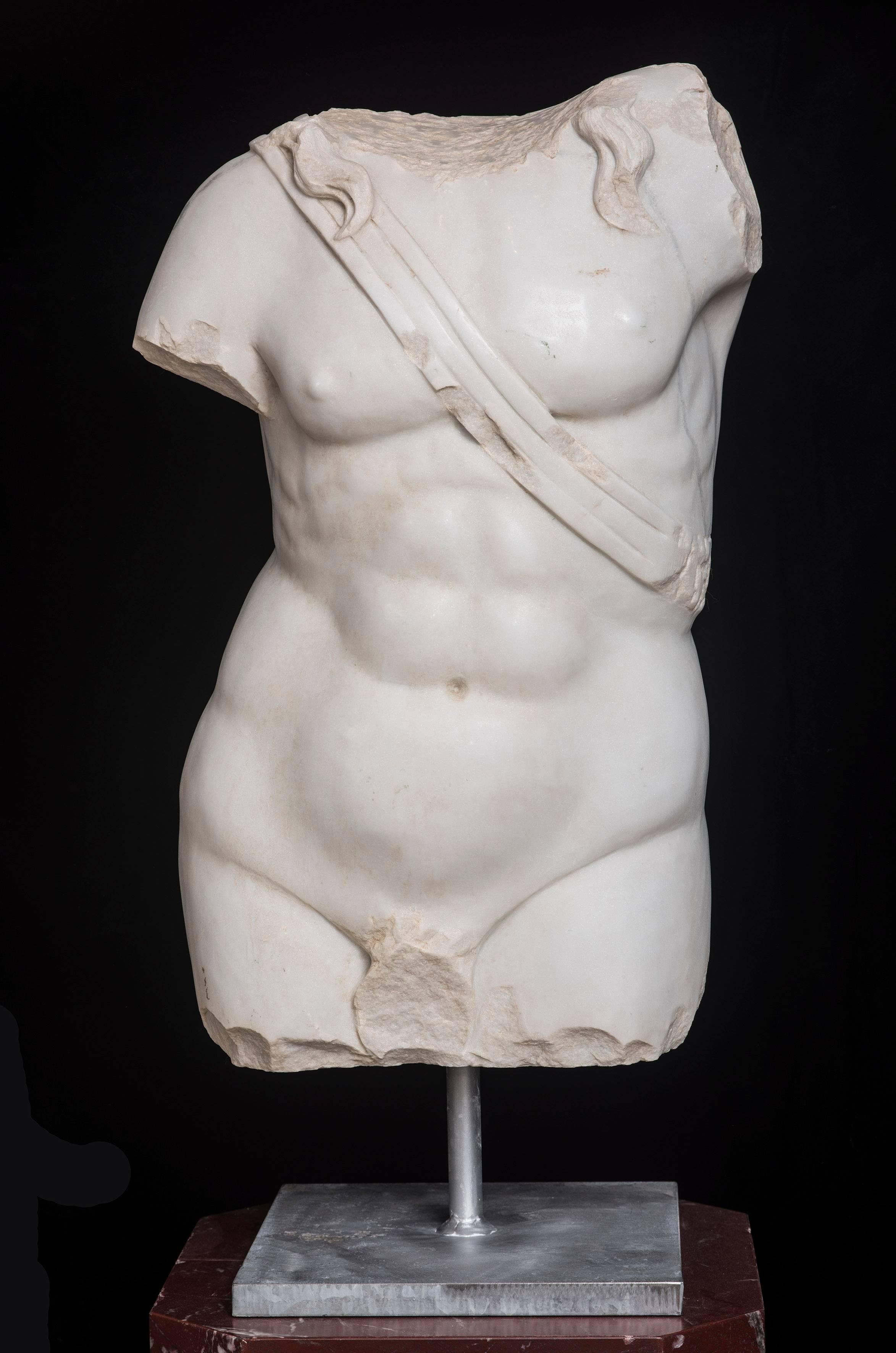 Once were romans, is the name of the collection that want to celebrate again the magnificence of ancient Roma. This superb torso, carved by the sculptor artist from the marble block, using the ancient and traditional technique of Compasso is