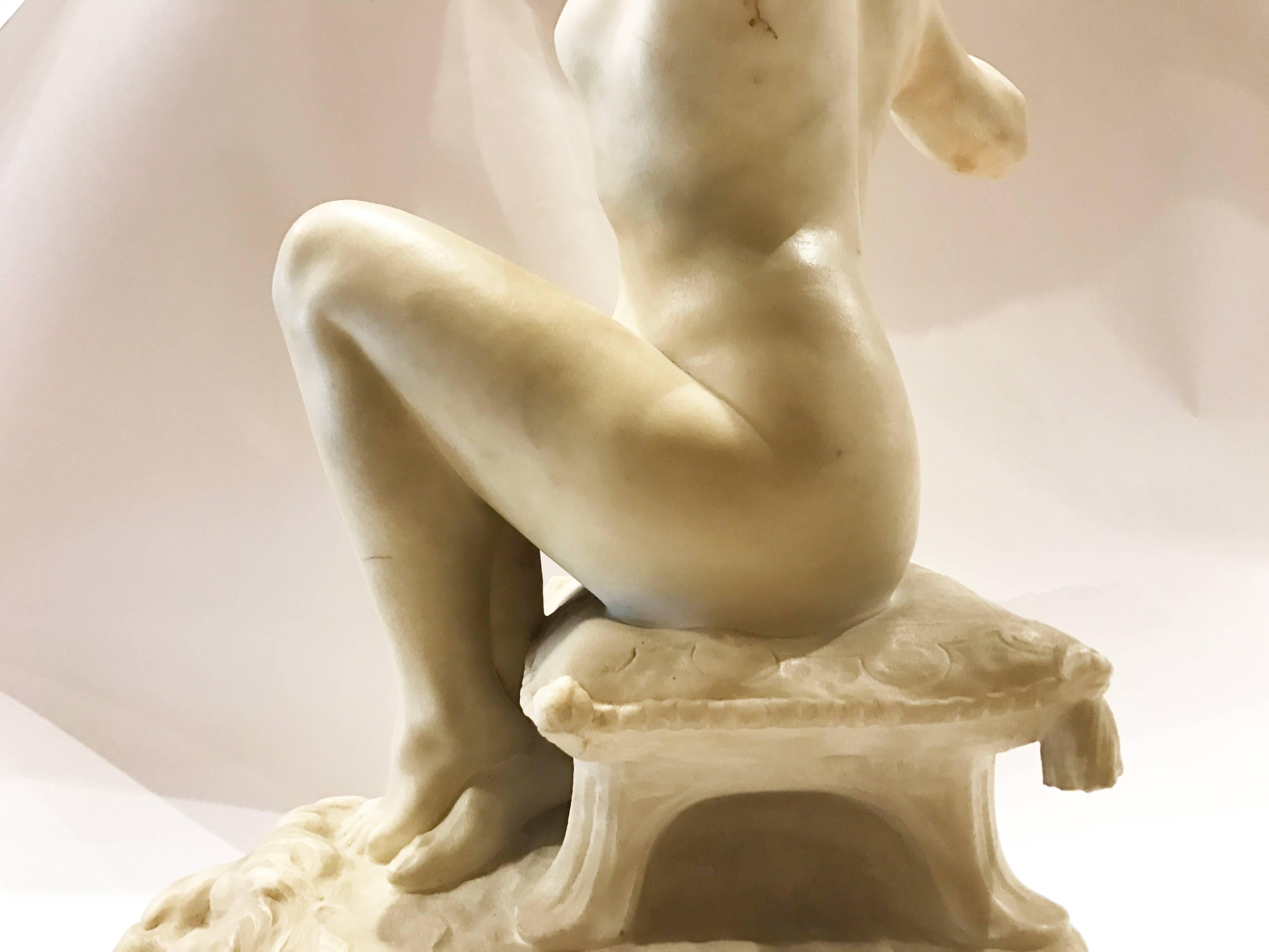 Early 20th Century Sculpture in Marble Art Decò Style For Sale