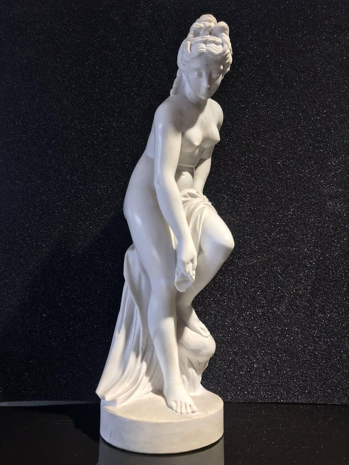 Neoclassical 20th Century Italia Marble Statue of Venus at Bath by Giuseppe  Giannoni For Sale