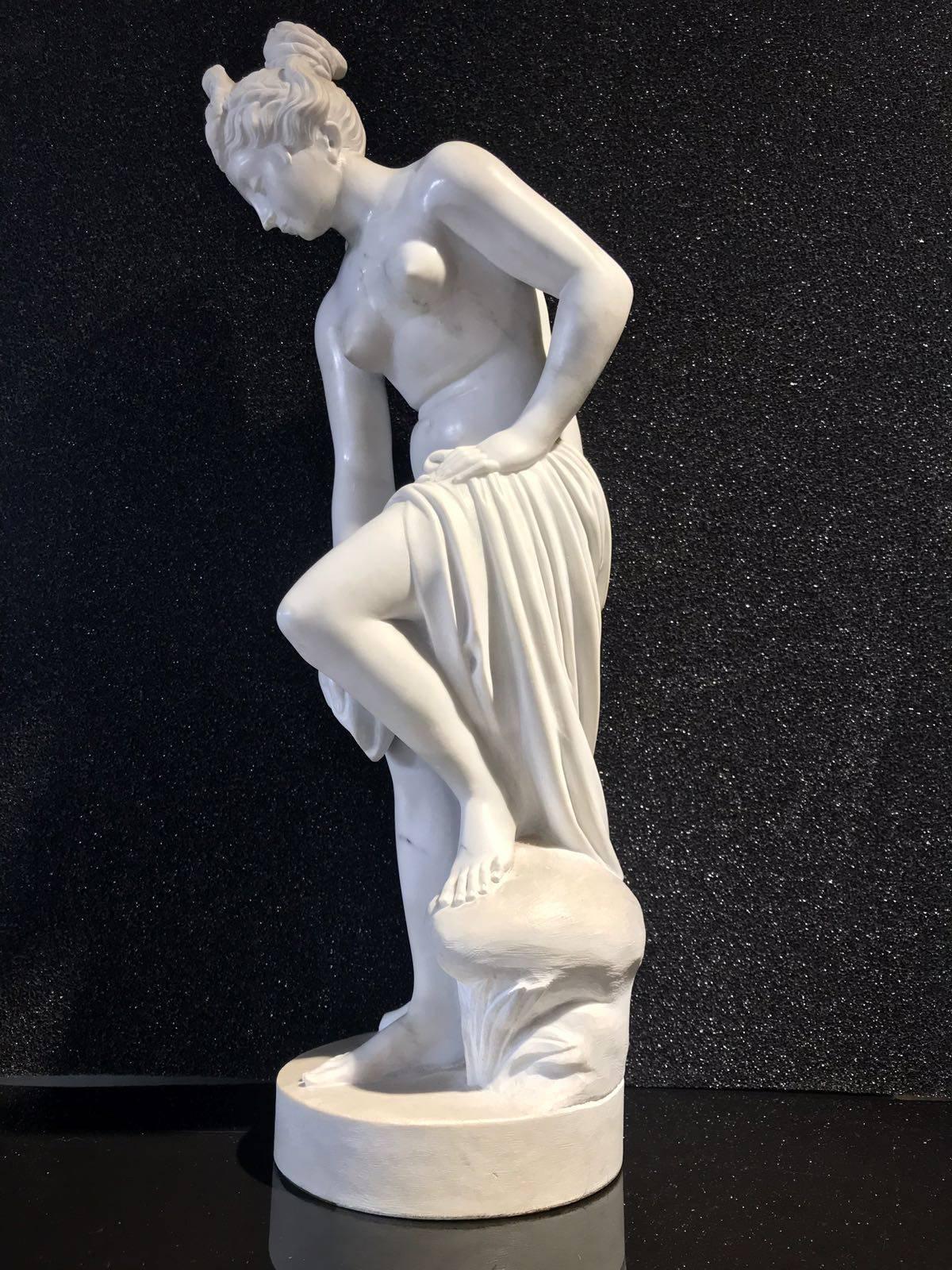 20th Century Italia Marble Statue of Venus at Bath by Giuseppe  Giannoni For Sale 1