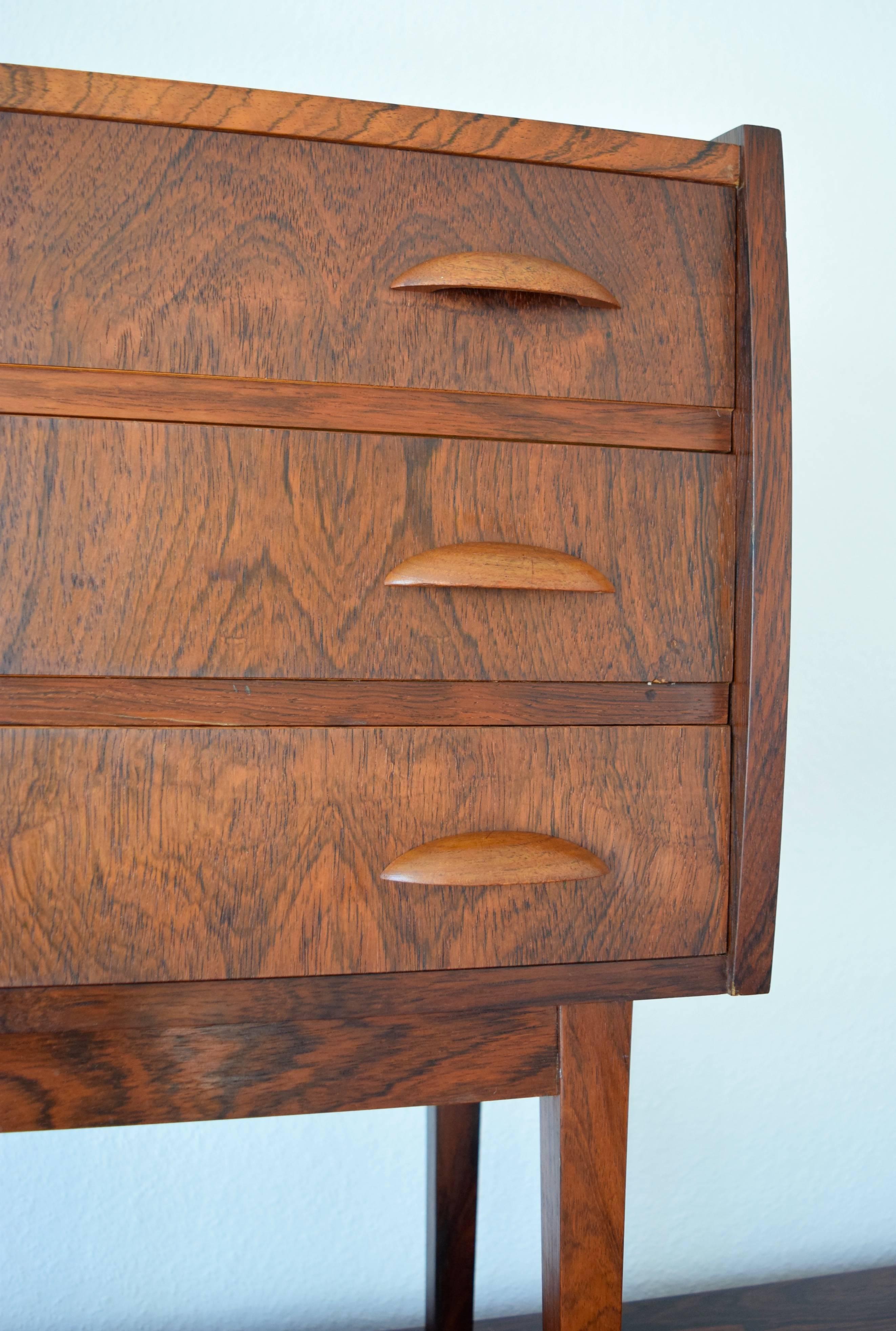Danish Three-Drawer Rosewood Chest of Drawers, 1960s In Good Condition For Sale In Nyborg, DK