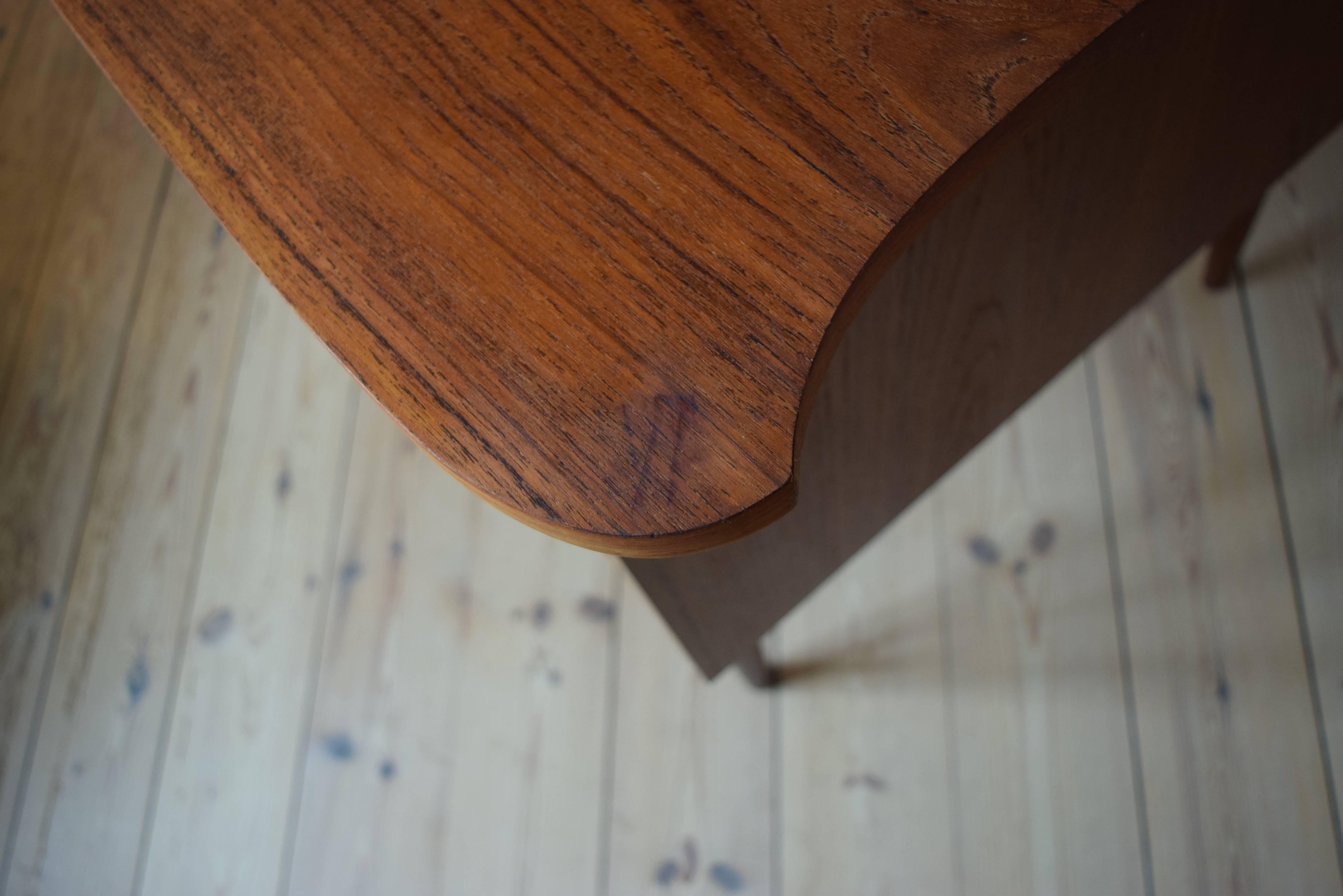 Danish Teak Kidney-Shaped Desk, 1950s For Sale 5