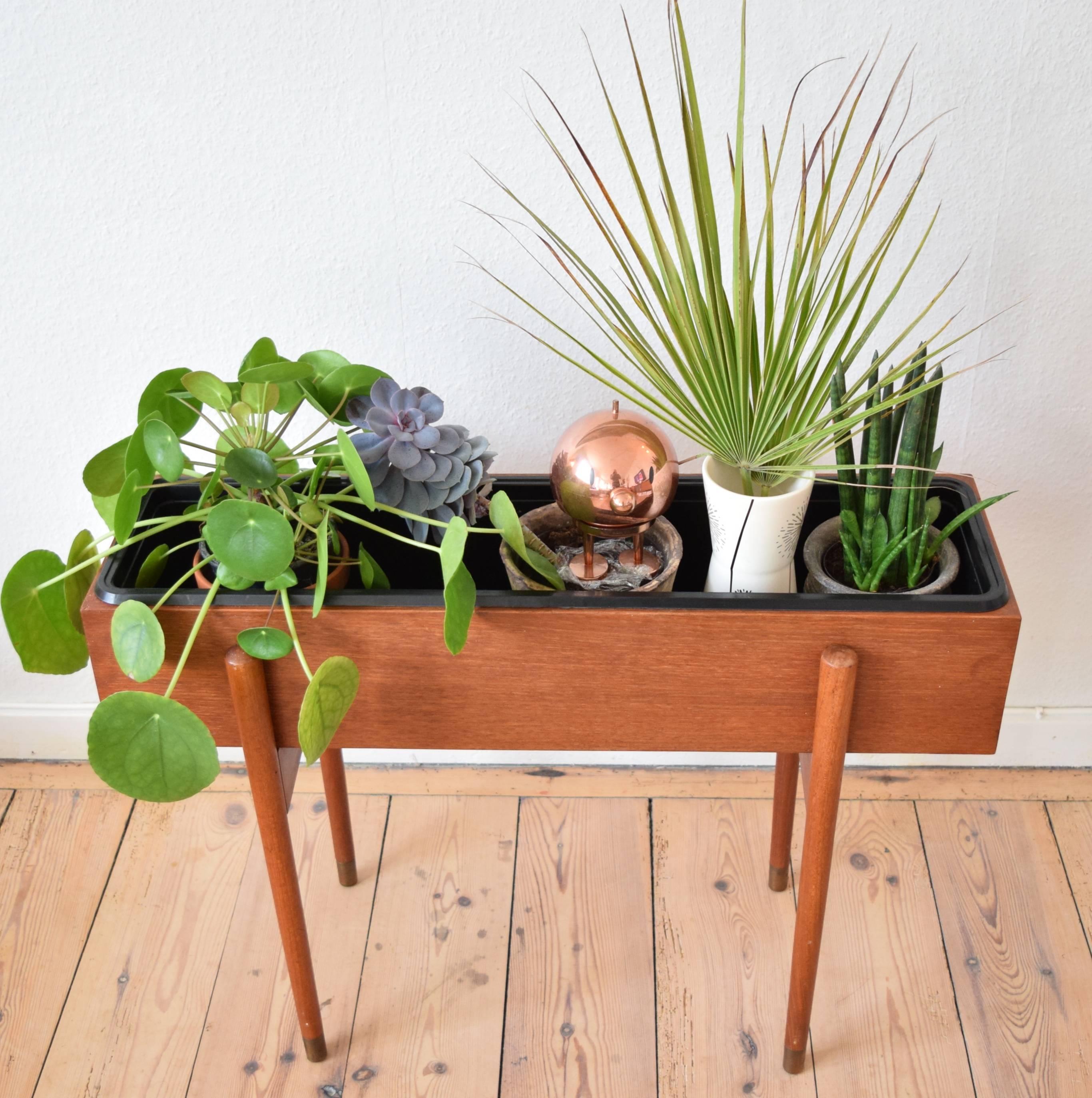 Midcentury Danish Teak Planter In Good Condition In Nyborg, DK
