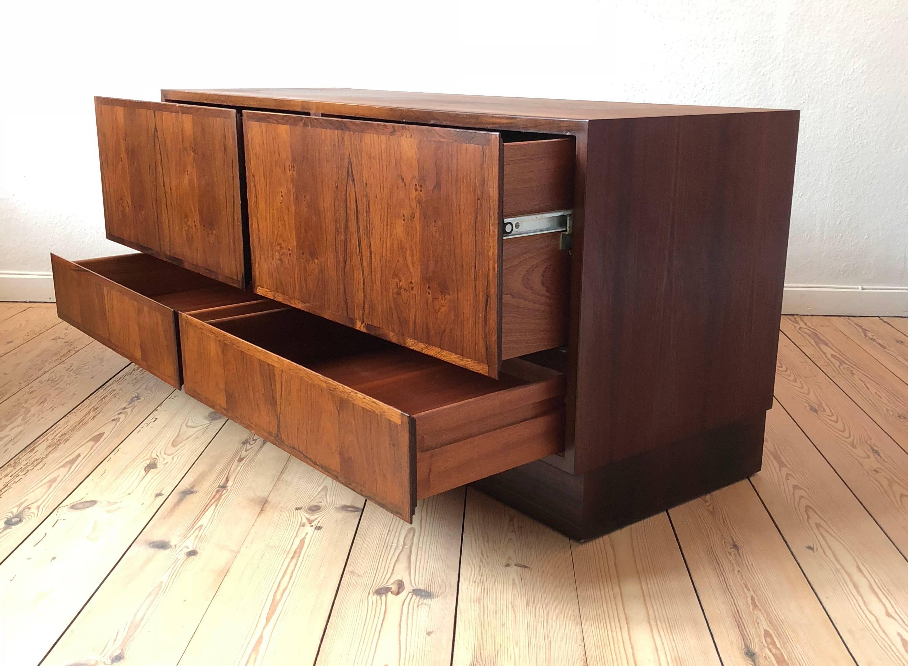 Midcentury Danish Omann Jun Rosewood Chest of Drawers In Good Condition In Nyborg, DK