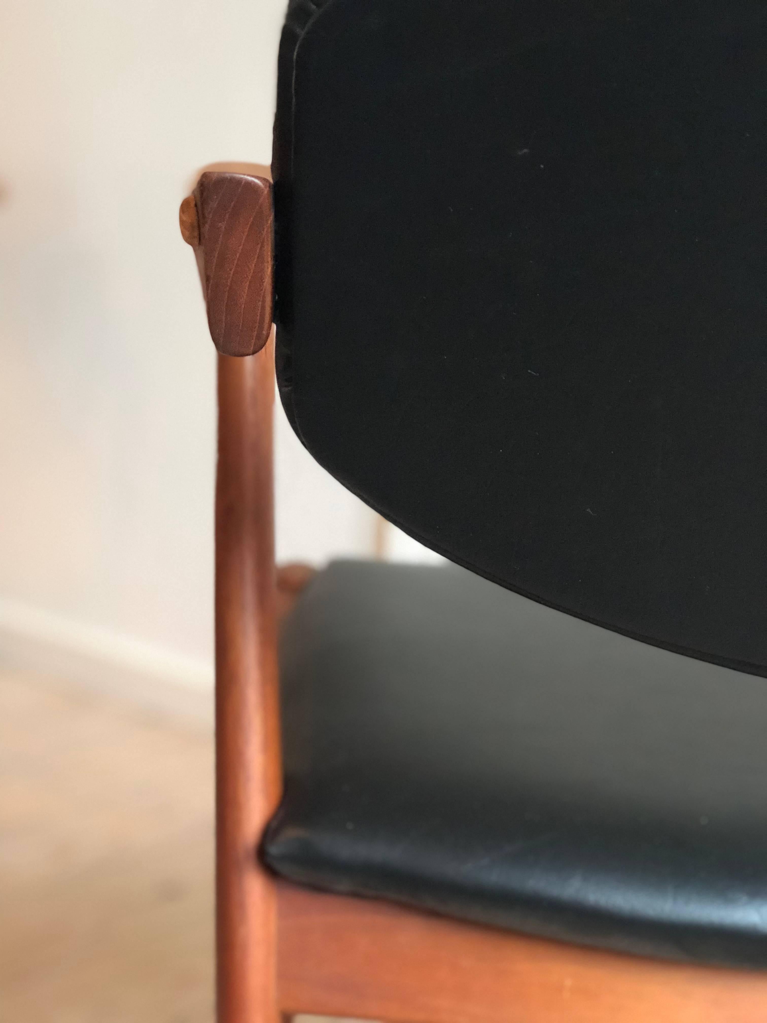 Midcentury Kai Kristiansen Model 42 Teak Dining Chairs In Good Condition In Nyborg, DK
