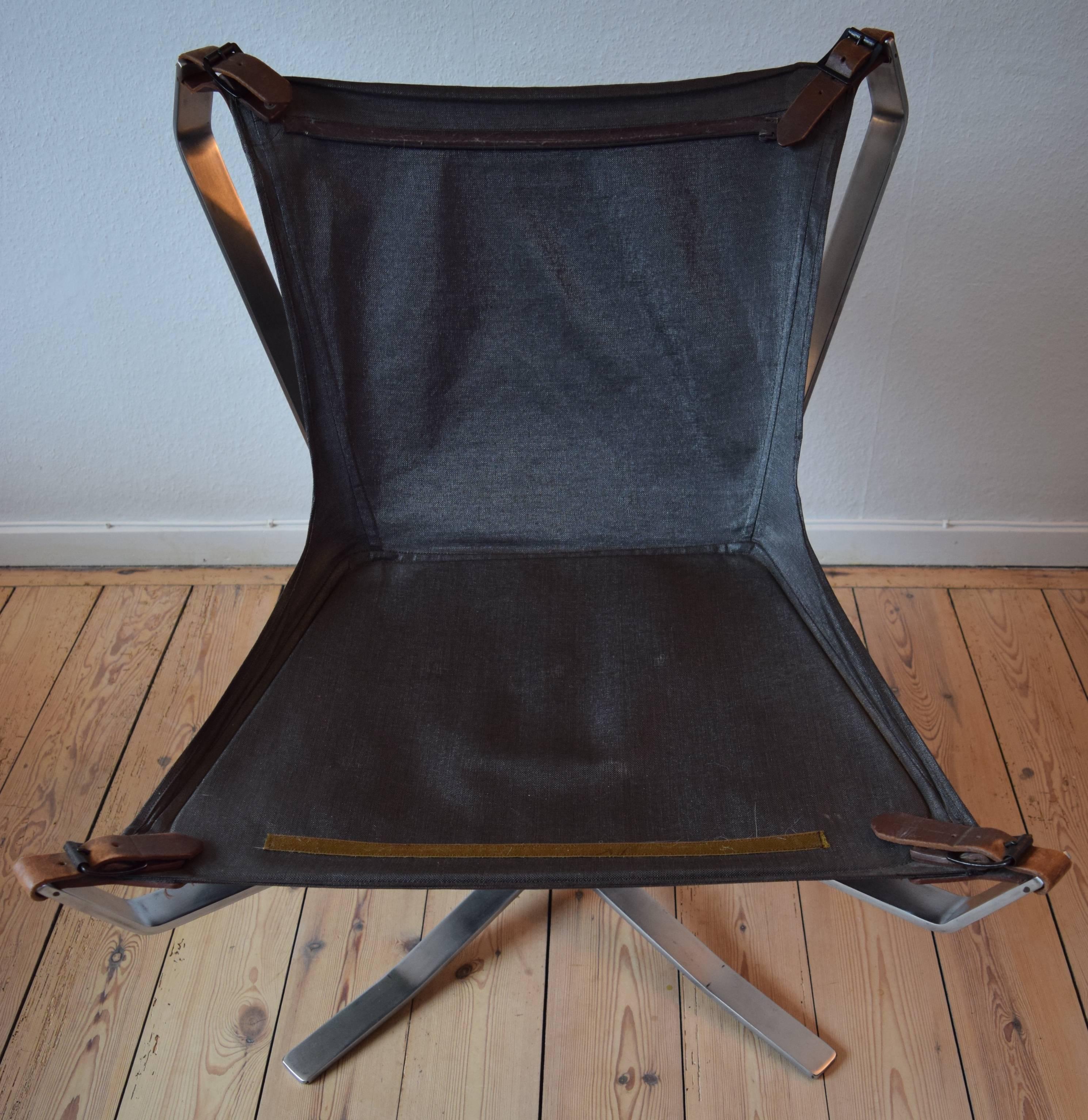 Danish Chrome Base Falcon Chair, SIgurd Ressell, 1970's. For Sale 4