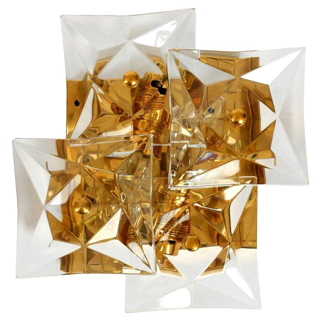 L'une des dix appliques carrées en cristal, plaquées or, de Kinkeldey, Allemagne, 1970