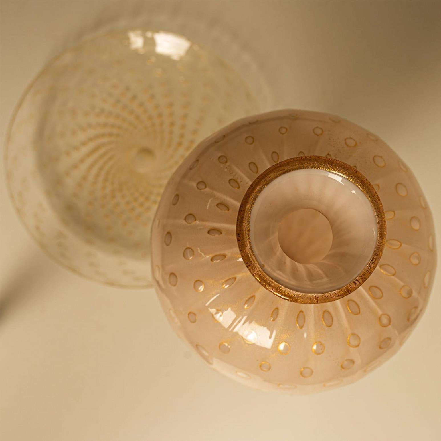 Vaso e piatto grande con piede in rosa cipria sommerso di Murano, Pallottoliere in vendita 4