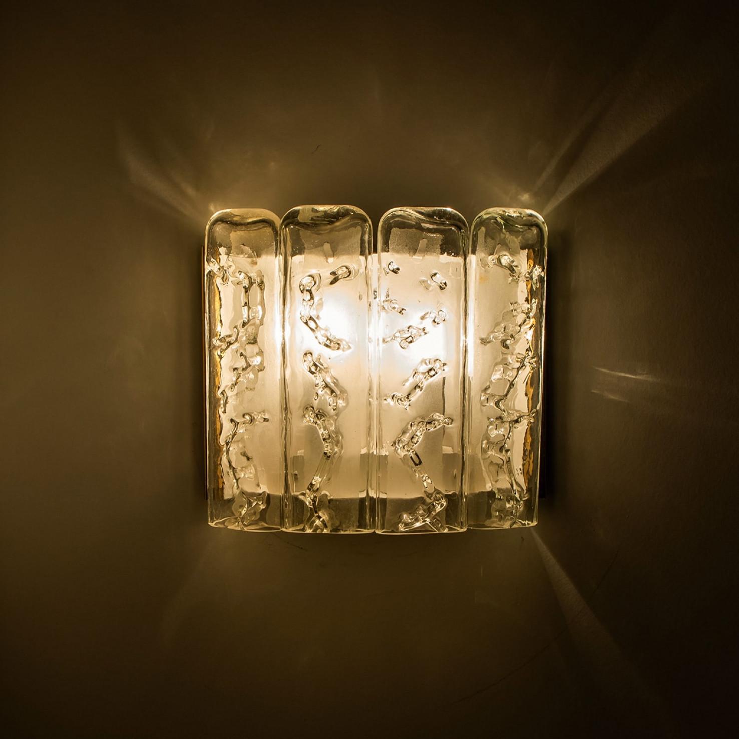 1 des 5 Appliques structurées en verre soufflé et laiton par Doria, 1960 Bon état - En vente à Rijssen, NL