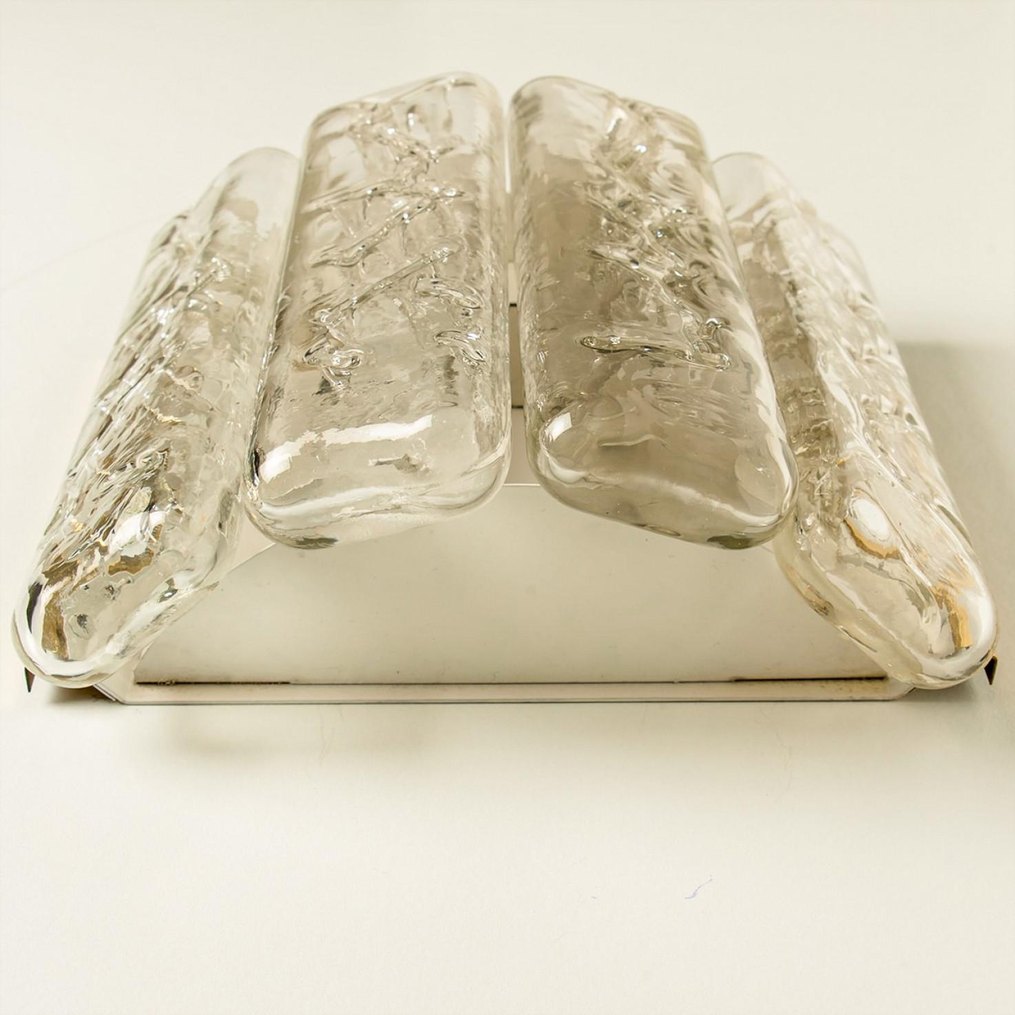 1 des 5 Appliques structurées en verre soufflé et laiton par Doria, 1960 en vente 1