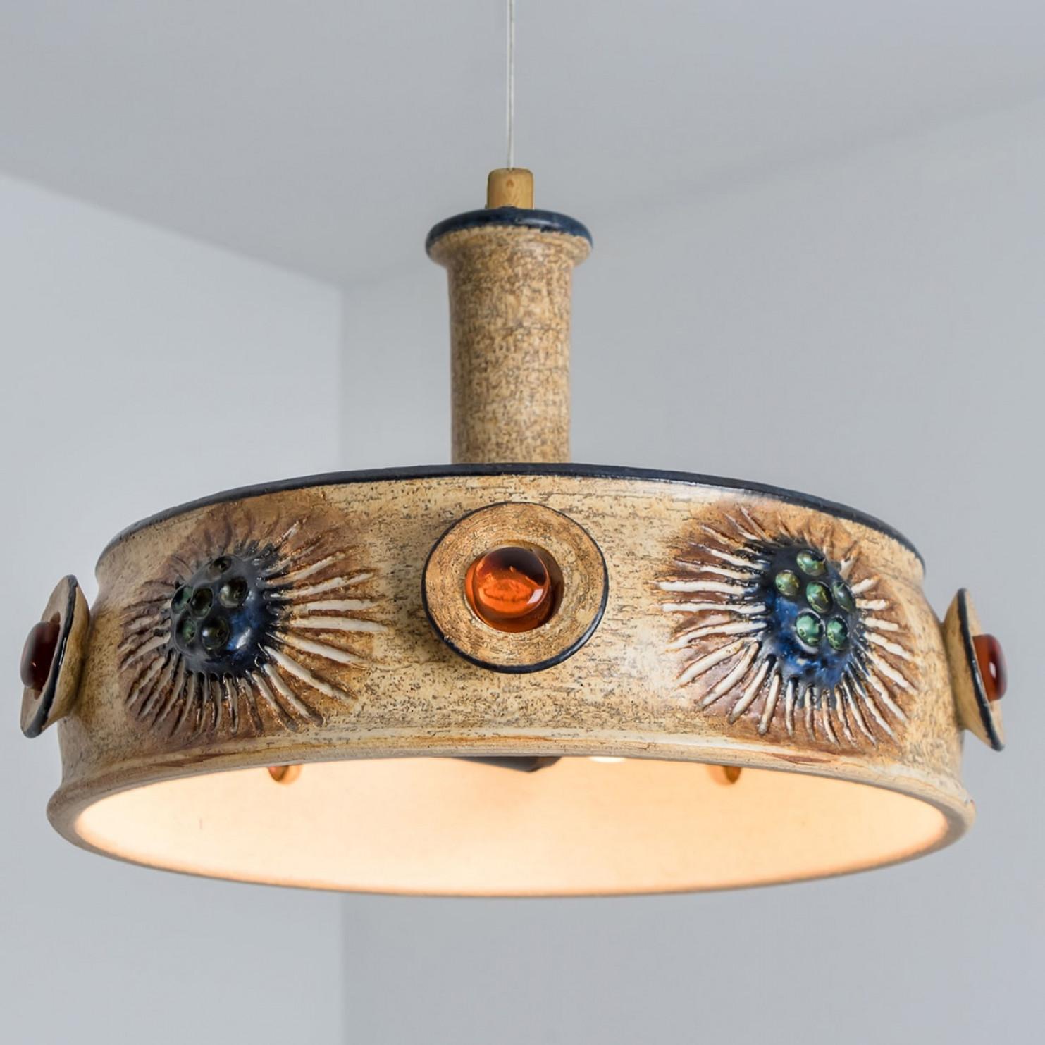 1 di 3 Lampade a sospensione in ceramica blu, Danimarca, 1970 in vendita 8