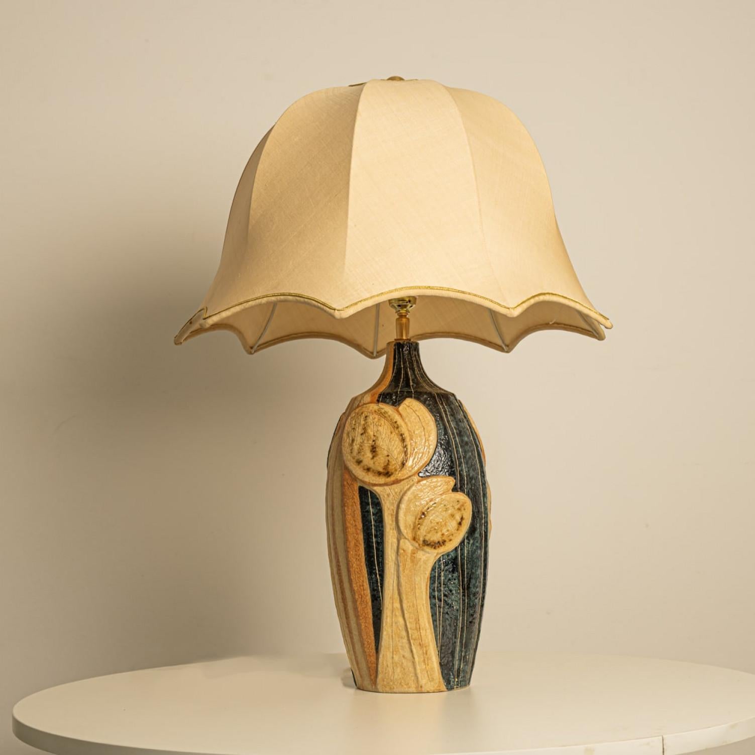Céramique 1 des 2 lampes de table en céramique de Noomi Backhausen pour Soholm Silk Shade, 1960 en vente