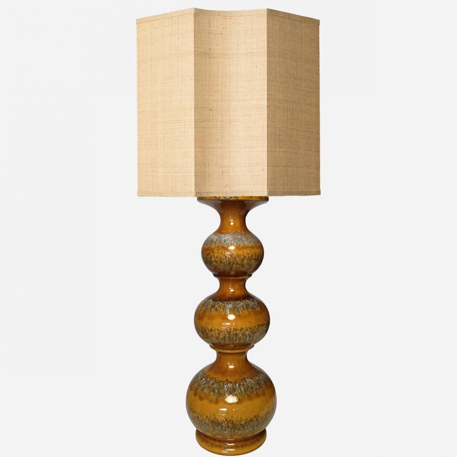 Ensemble de lampes en céramique avec abat-jour en soie neuve sur mesure René Houben Bon état - En vente à Rijssen, NL