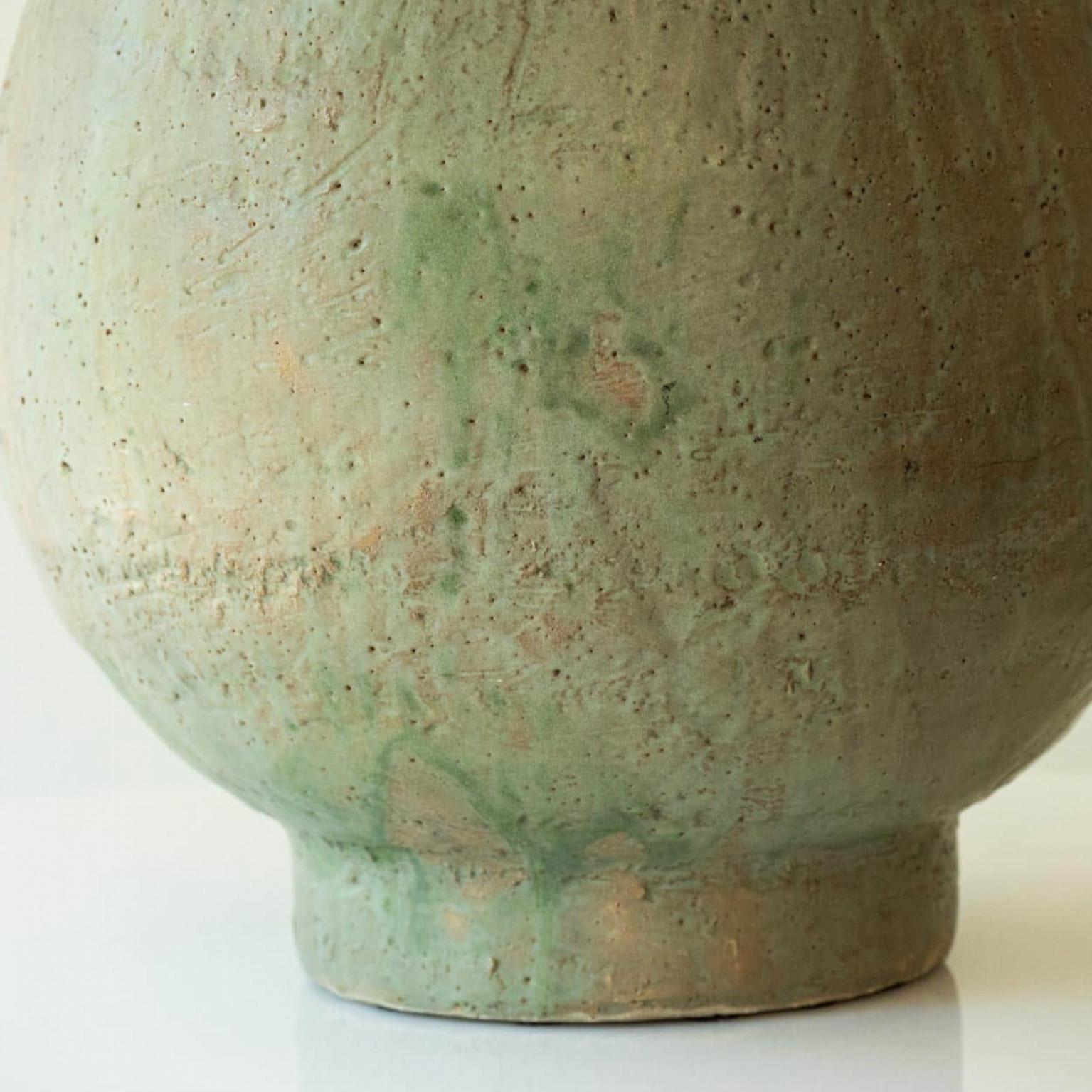 Large Pistachio Green Ceramic Table Lamp, Silk Lampshade by R. Houben In Good Condition For Sale In Rijssen, NL
