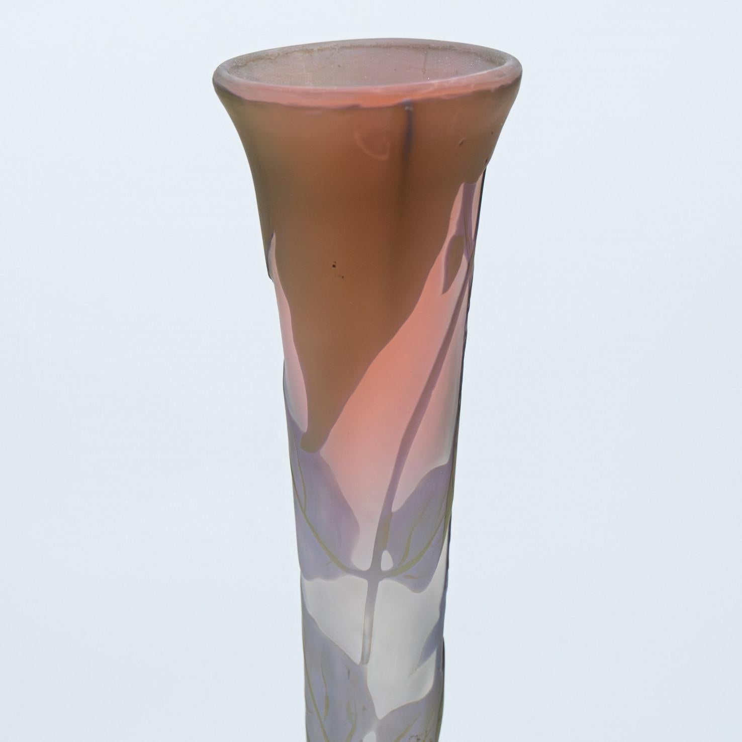 Francese Vaso a sovrapposizione Gallé firmato e inciso all'acido, Francia, 1905 in vendita