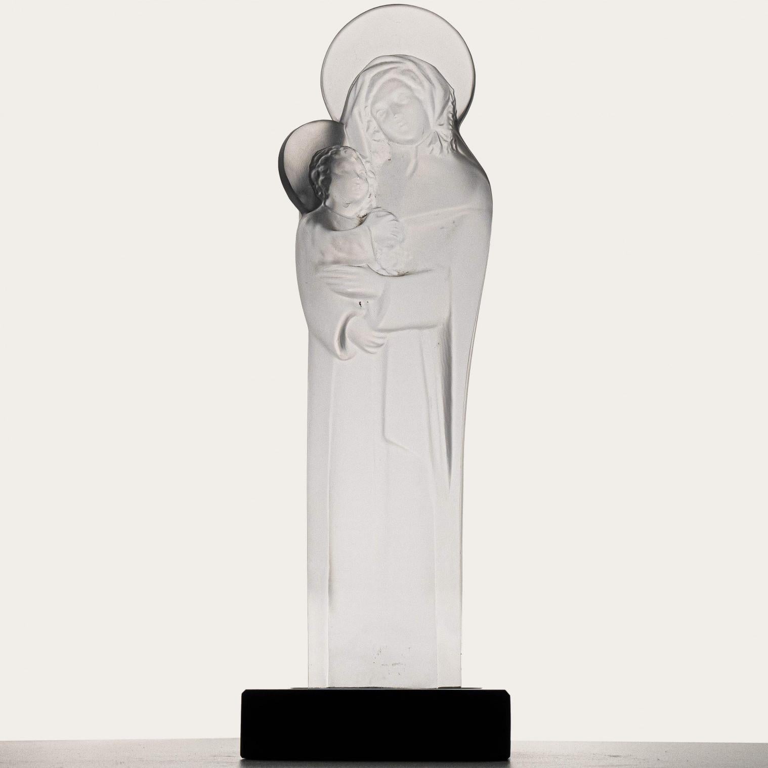 Mid-Century moderno Lalique firmato Virgin & Child, Francia, 1947 in vendita