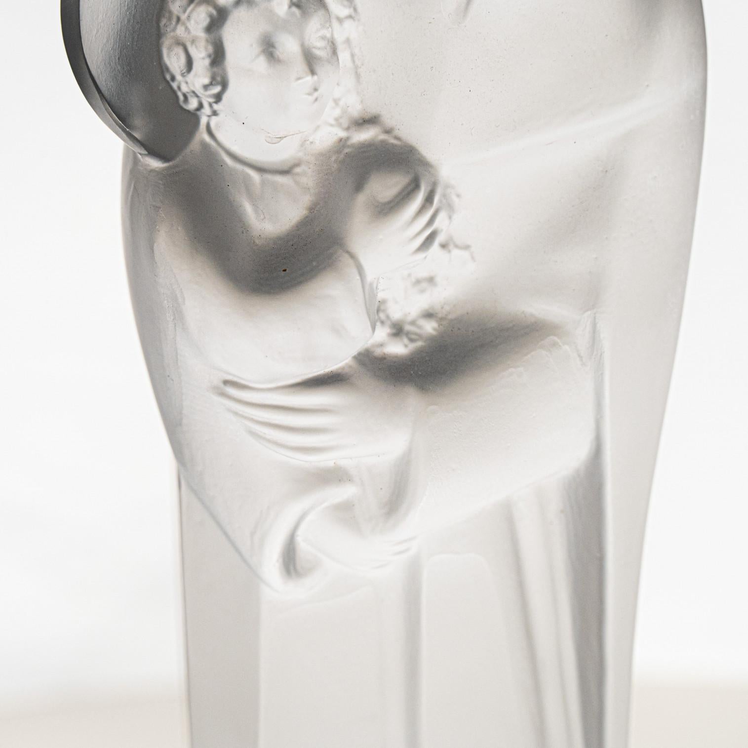 Lalique firmato Virgin & Child, Francia, 1947 In condizioni buone in vendita a Rijssen, NL