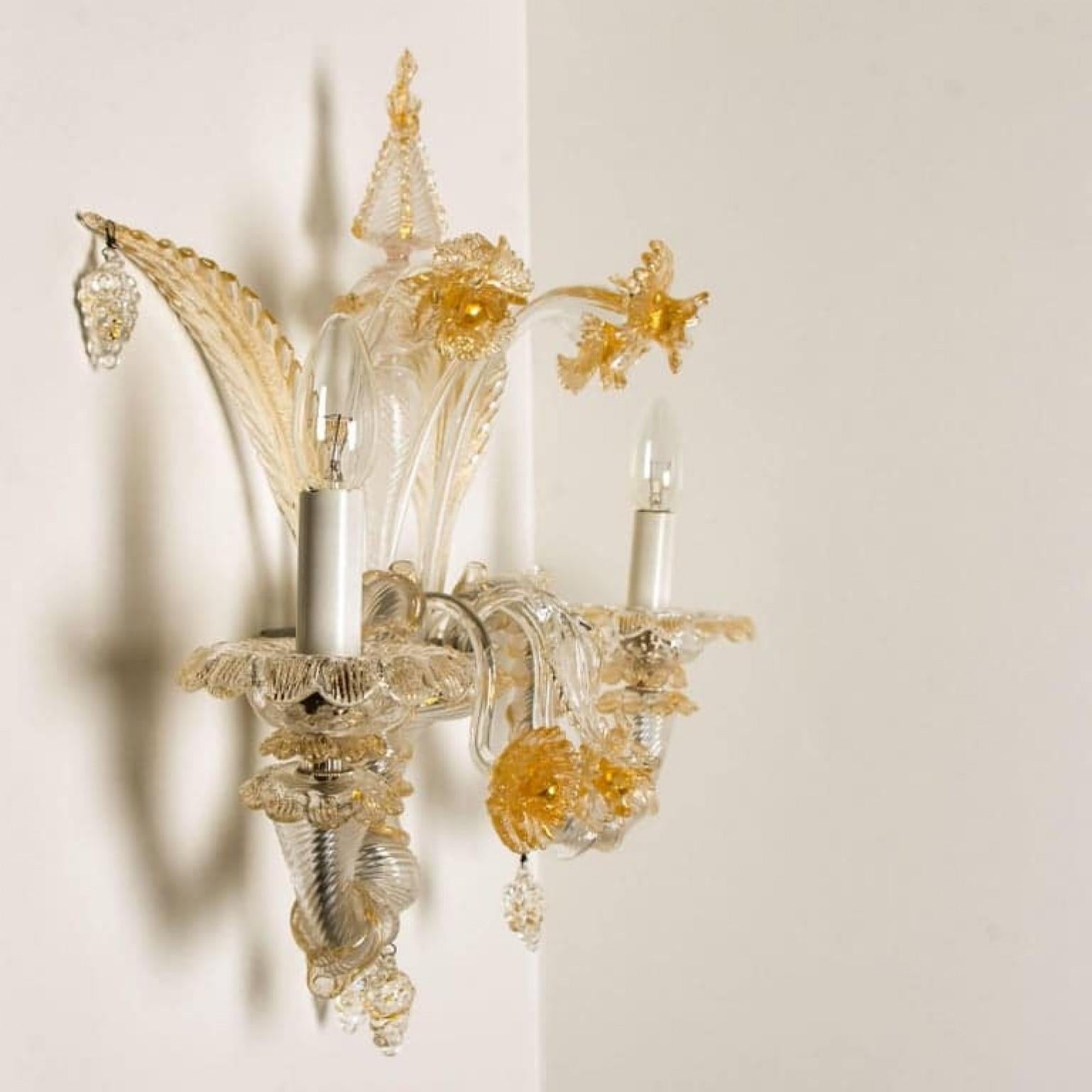 Pair of Rich Venetian Wall Sconces, Venice, Murano, circa 1960 In Good Condition For Sale In Rijssen, NL