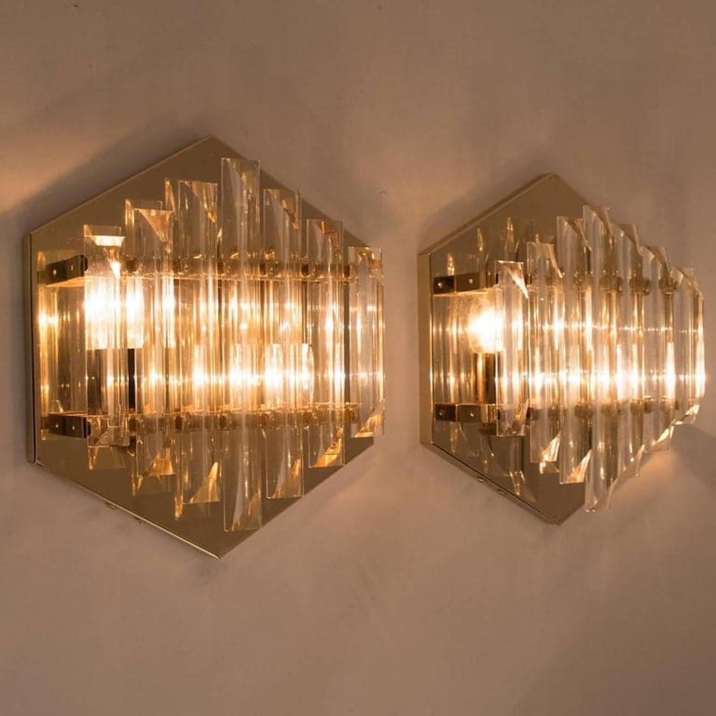 1 des 6 grandes appliques en verre de style Venini avec des cristaux tripodes, 1969 Bon état - En vente à Rijssen, NL