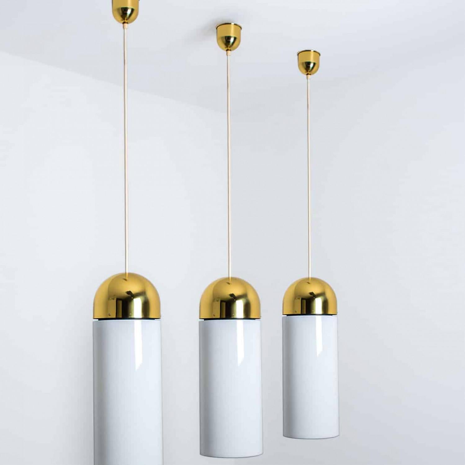 Mid-Century moderno Diversi grandi lampadari a cilindro in ottone, Limburg, anni '70 in vendita
