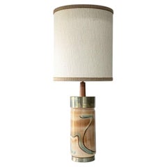 Lampada da tavolo in metallo, legno e ceramica, paralume in seta su misura di R. Houben
