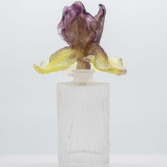 Botella de cristal artístico Baccarat Flor Iris, Francia