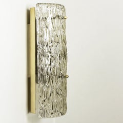 Eine von vier modernen Wandleuchten aus Messing und Eisglas von J. T. Kalmar, 1960er Jahre