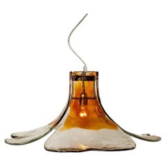1 delle 2 lampade a sospensione Model LS185 di Carlo Nason per Mazzega