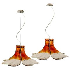 1 delle 2 lampade a sospensione Model LS185 di Carlo Nason per Mazzega